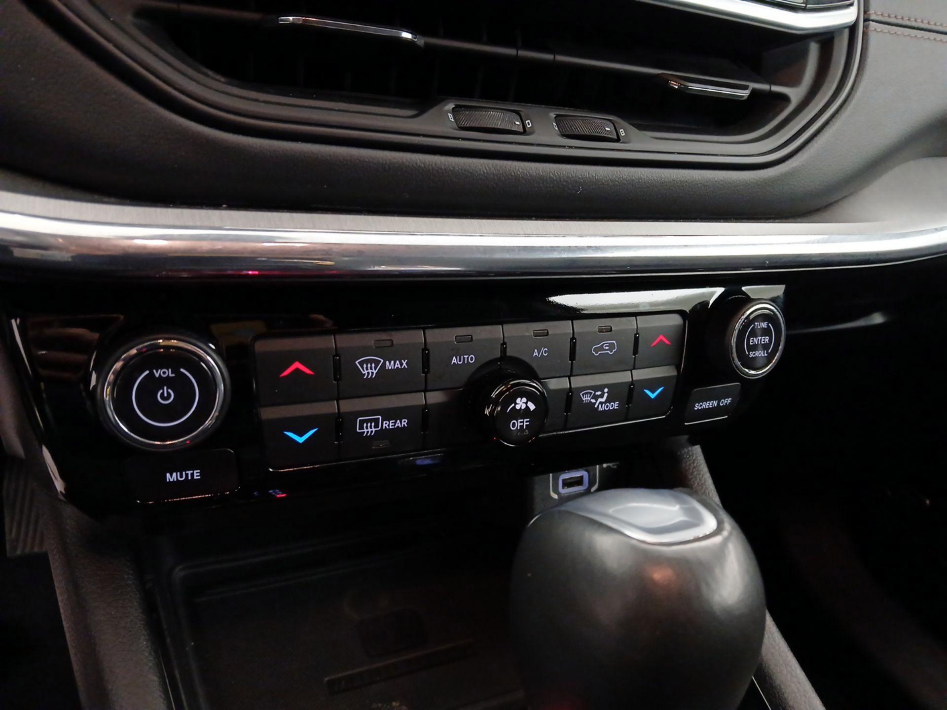 Thumbnail: 2022 Jeep Compass - 17