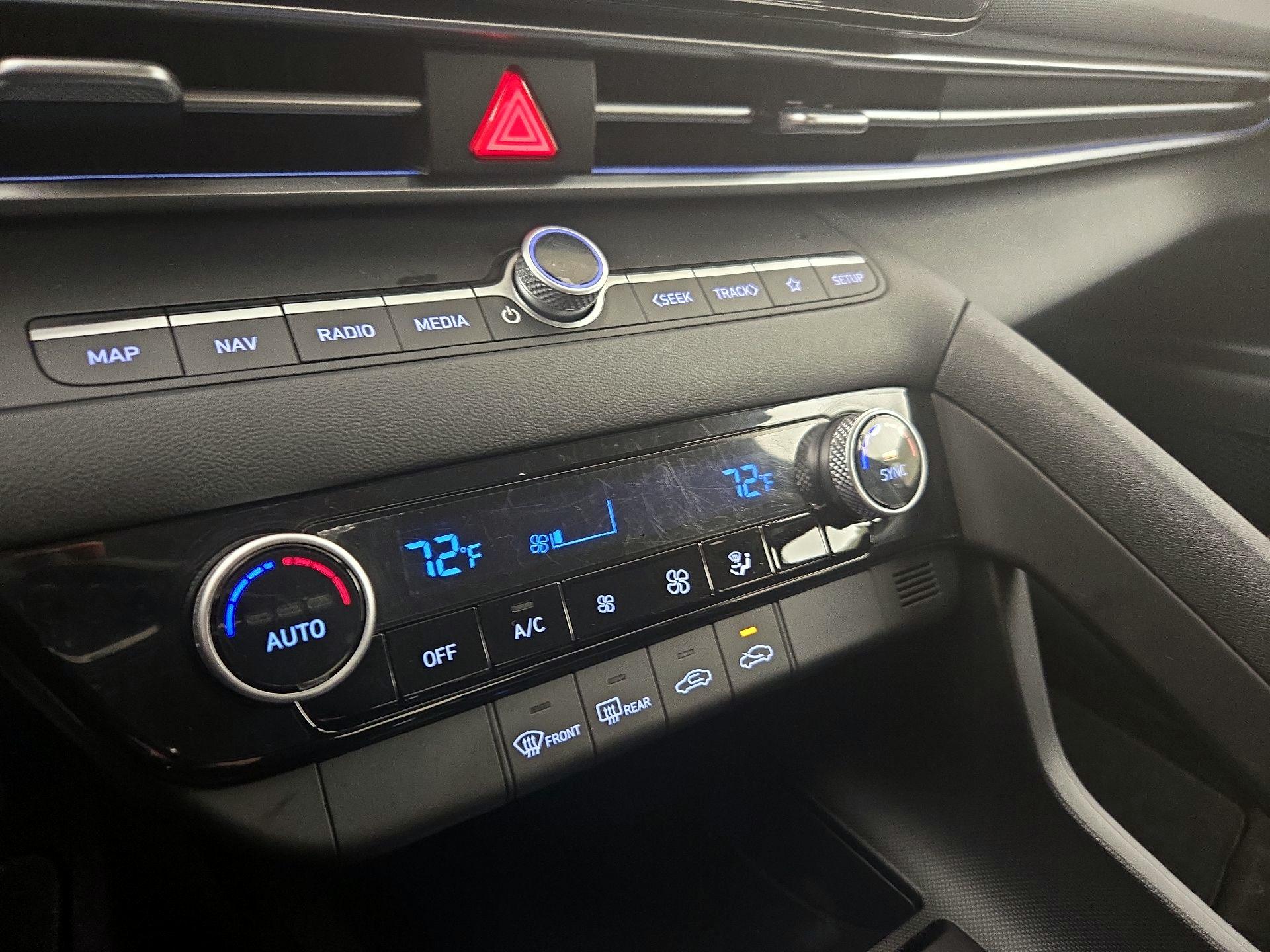 Thumbnail: 2024 Hyundai Elantra - 17