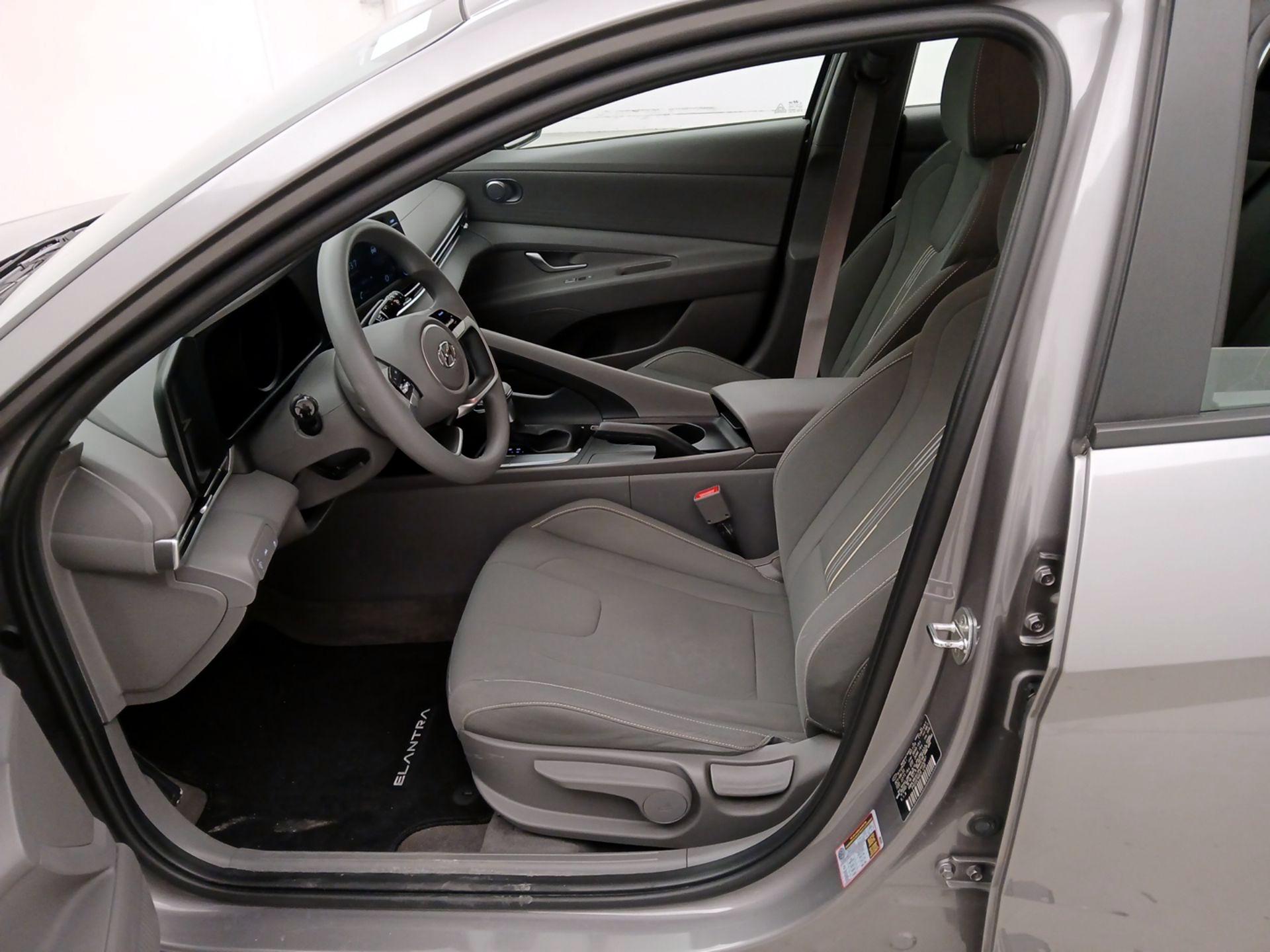 Thumbnail: 2023 Hyundai Elantra - 11