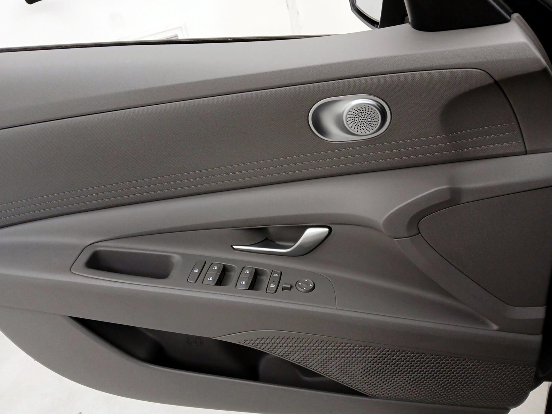 Thumbnail: 2023 Hyundai Elantra - 12