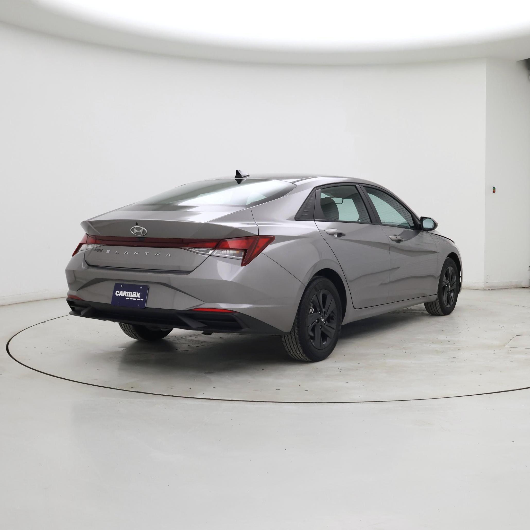 Thumbnail: 2023 Hyundai Elantra - 8