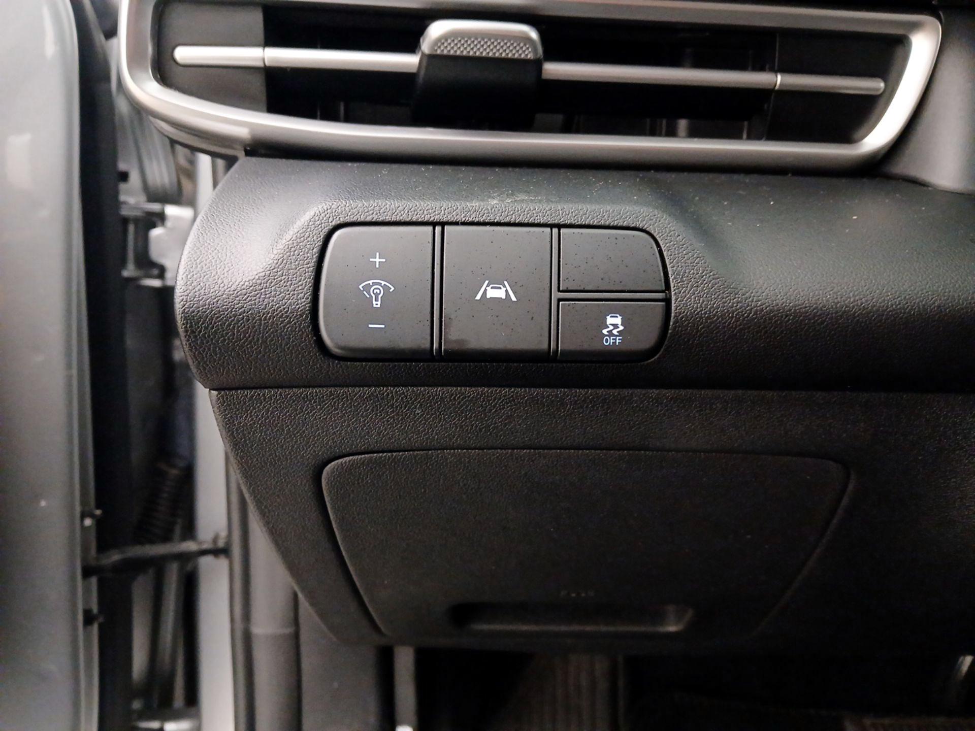 Thumbnail: 2023 Hyundai Elantra - 13