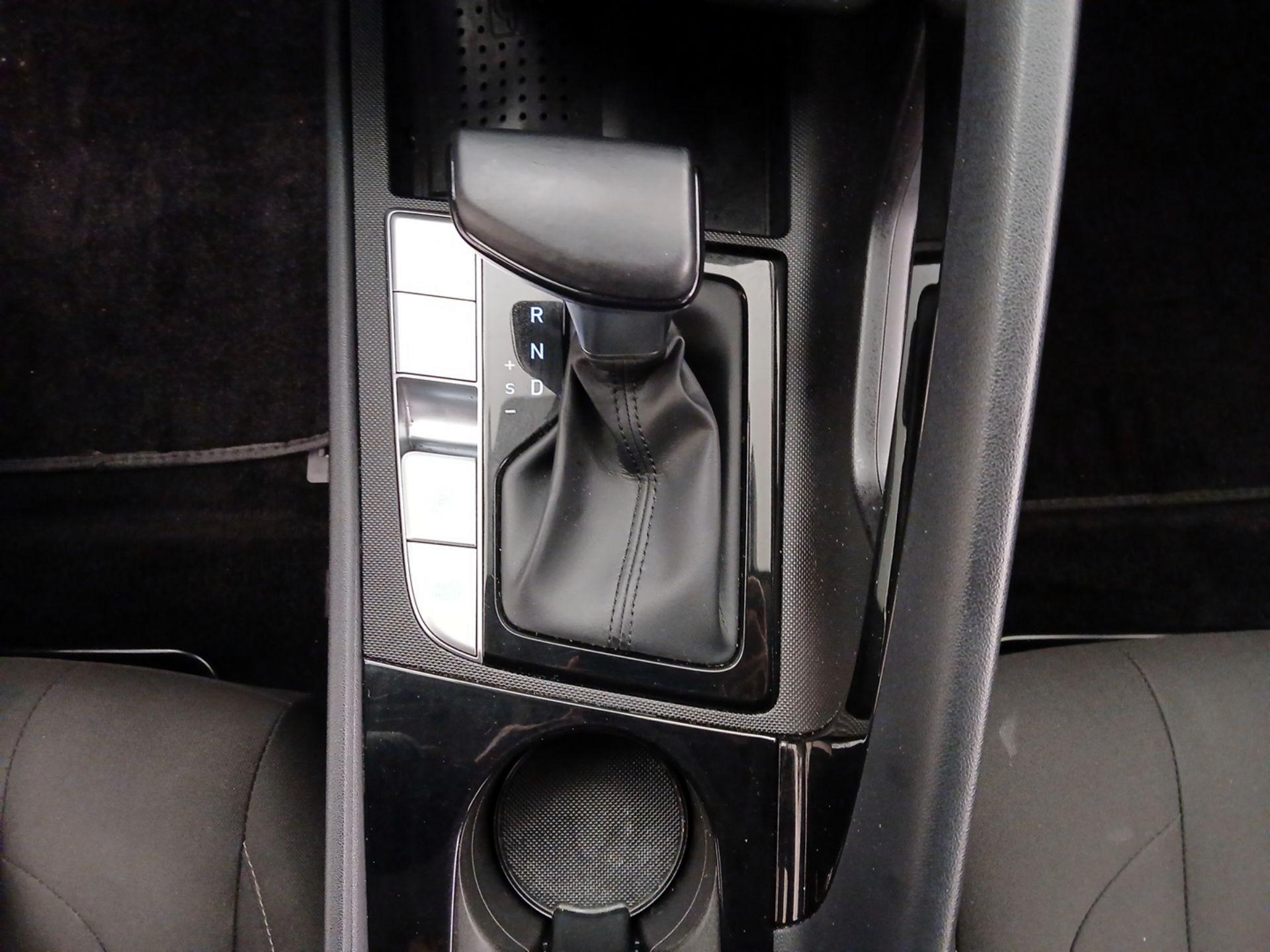 Thumbnail: 2023 Hyundai Elantra - 18