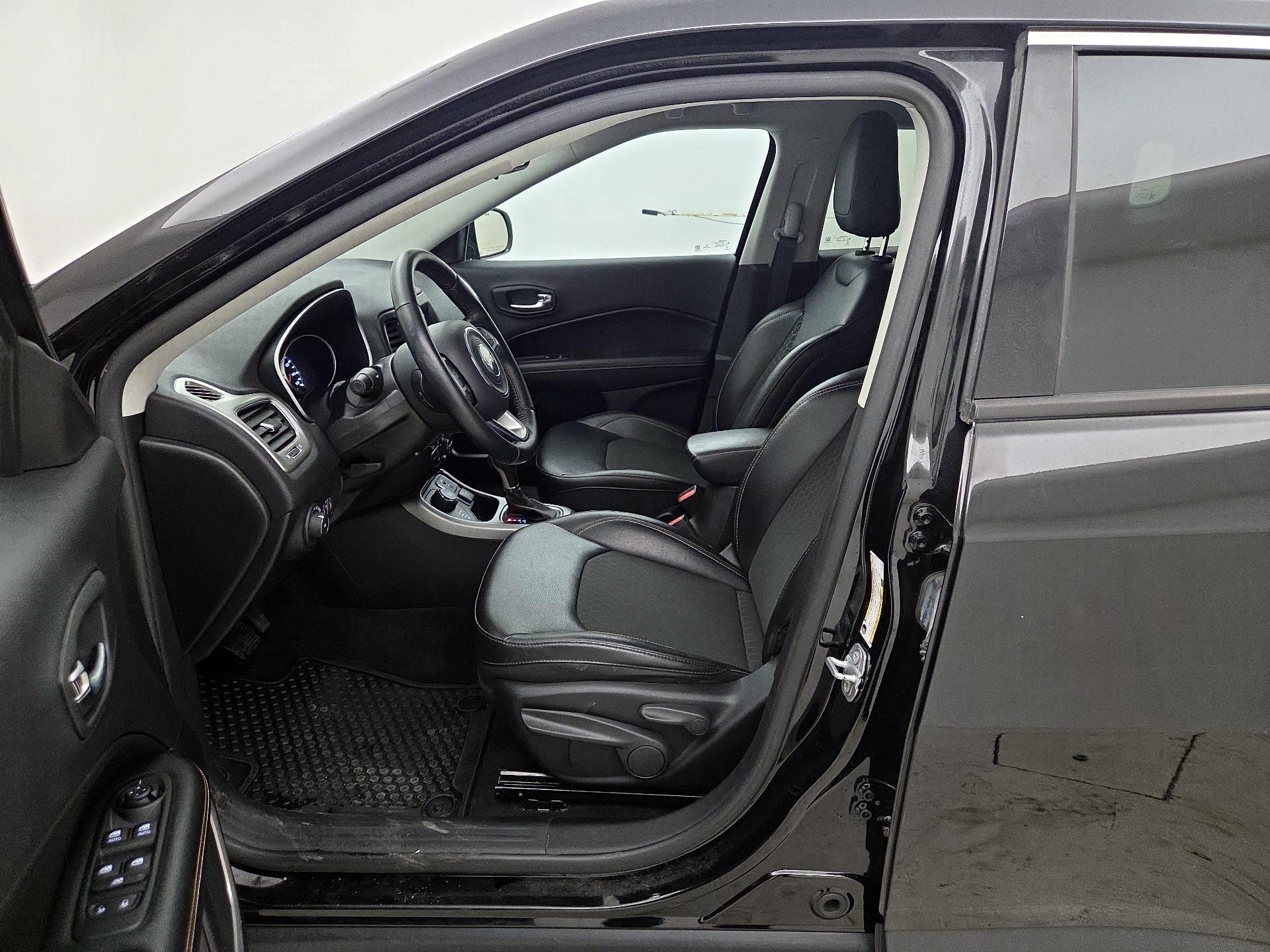 Thumbnail: 2020 Jeep Compass - 11