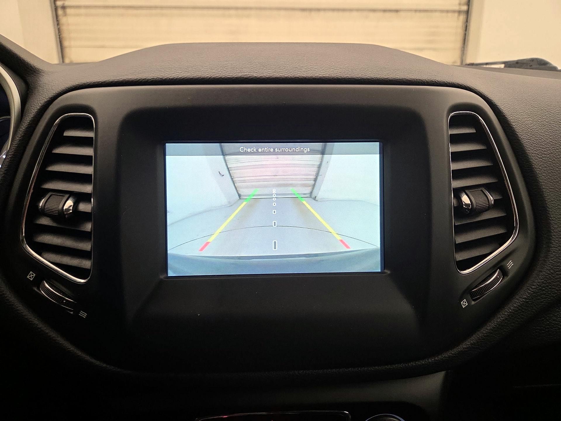 Thumbnail: 2020 Jeep Compass - 14