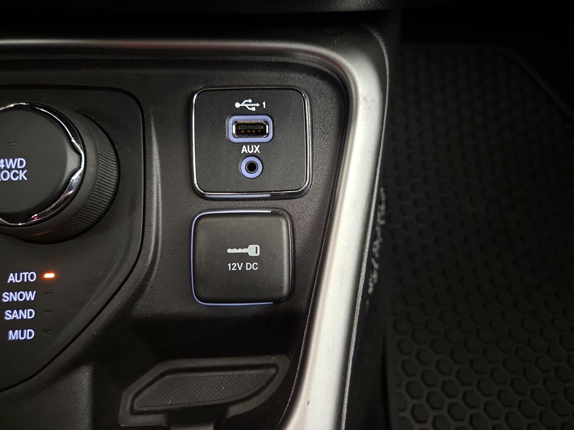 Thumbnail: 2020 Jeep Compass - 18