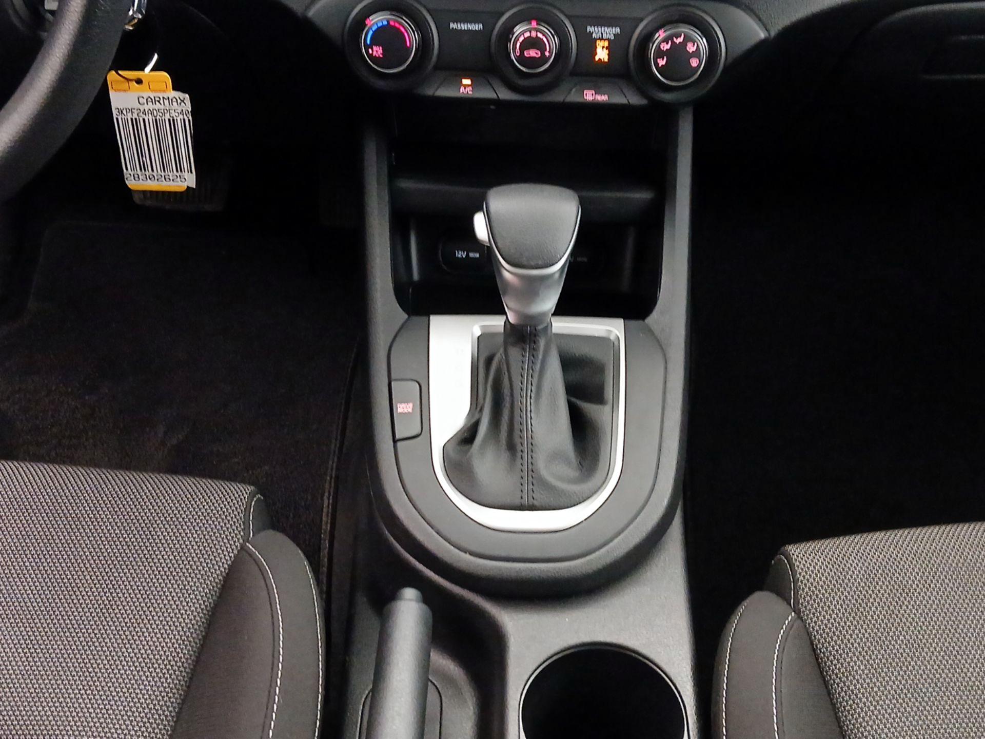 Thumbnail: 2023 Kia Forte - 17