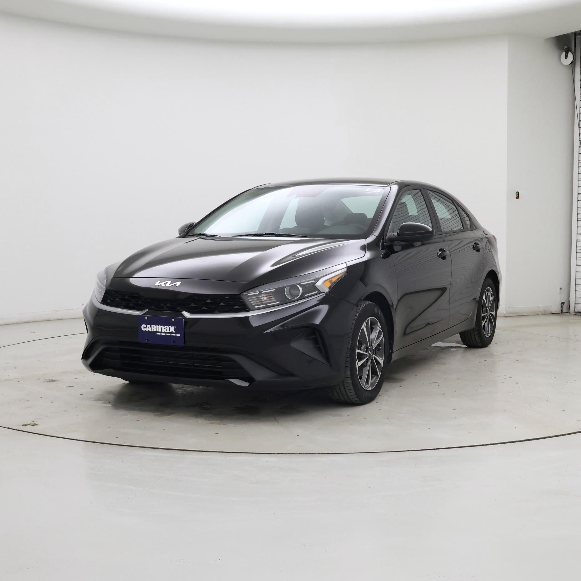 Thumbnail: 2023 Kia Forte - 4