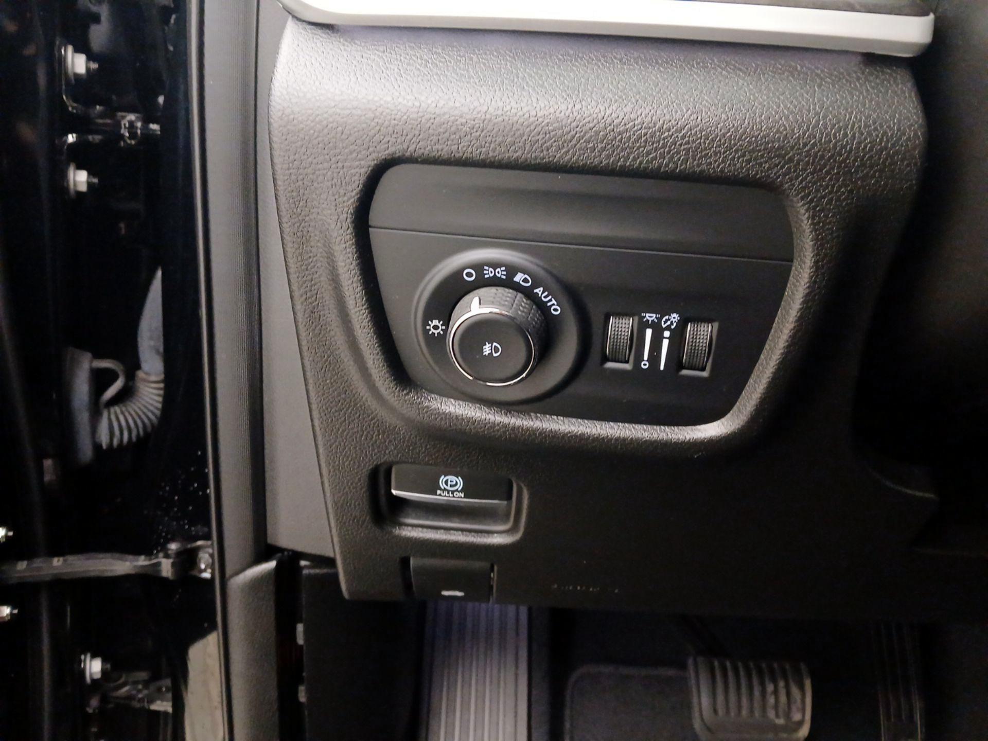 Thumbnail: 2023 Jeep Grand Cherokee - 13