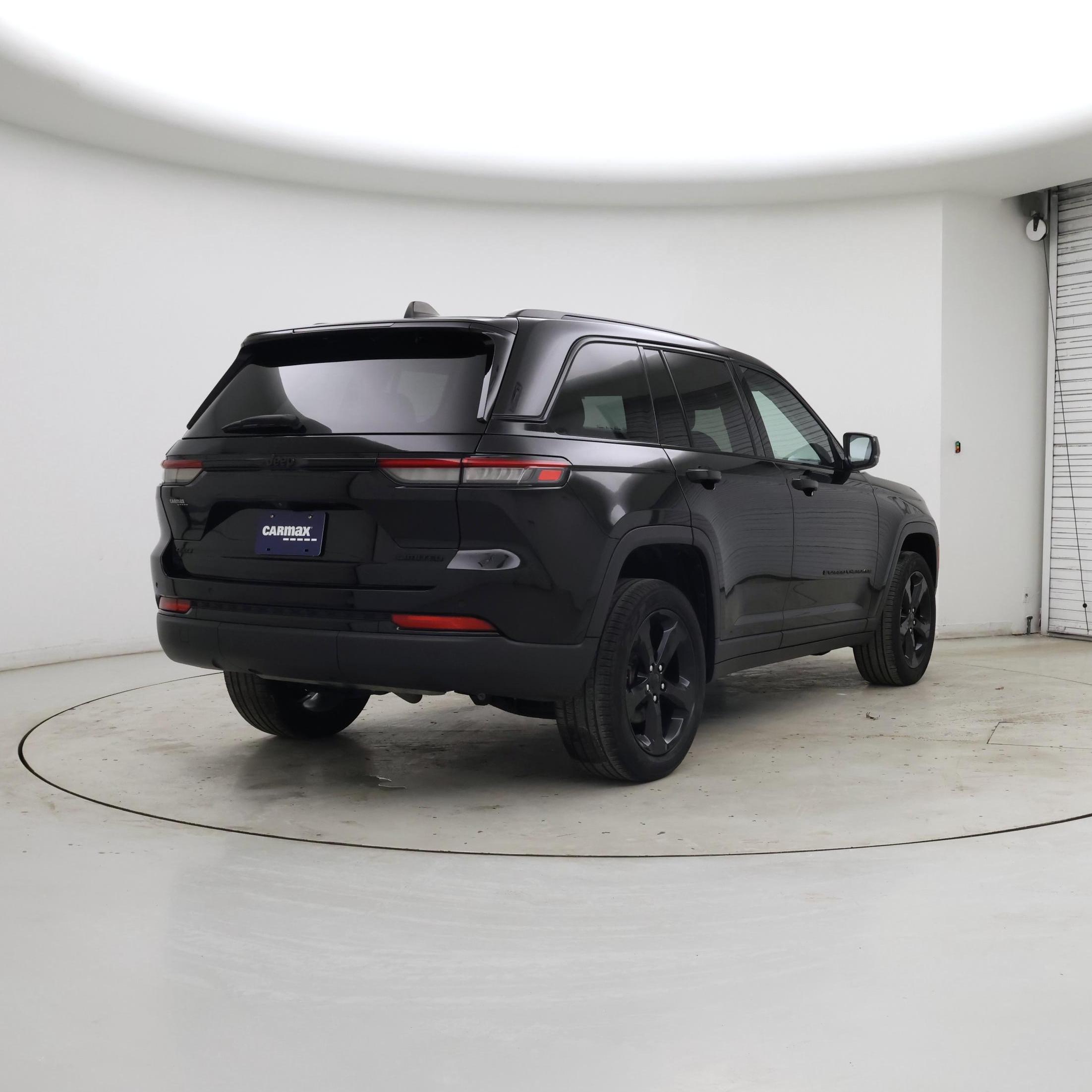 Thumbnail: 2023 Jeep Grand Cherokee - 8