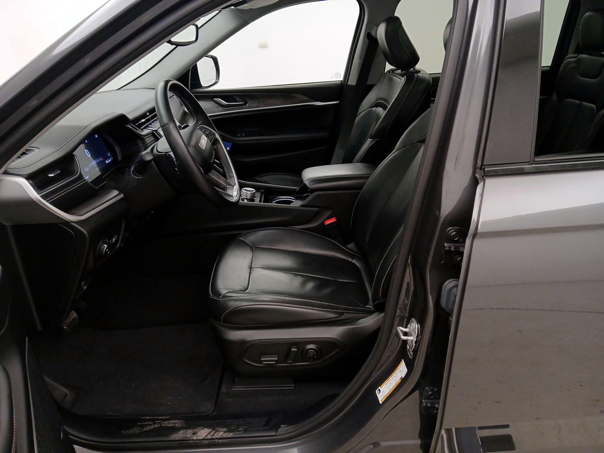 Thumbnail: 2021 Jeep Grand Cherokee L - 11