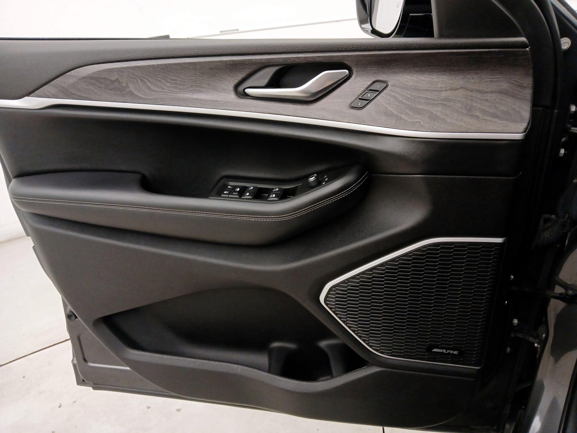 Thumbnail: 2021 Jeep Grand Cherokee L - 12