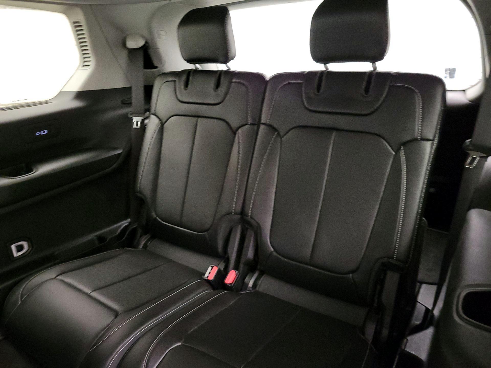 Thumbnail: 2022 Jeep Grand Cherokee L - 20