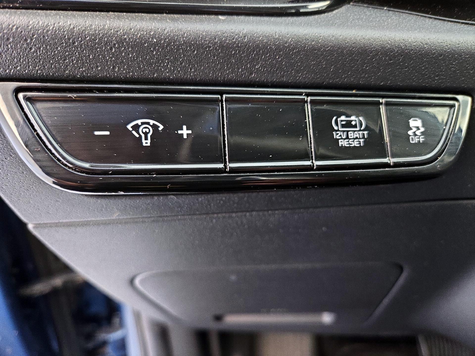 Thumbnail: 2023 Kia Niro - 13