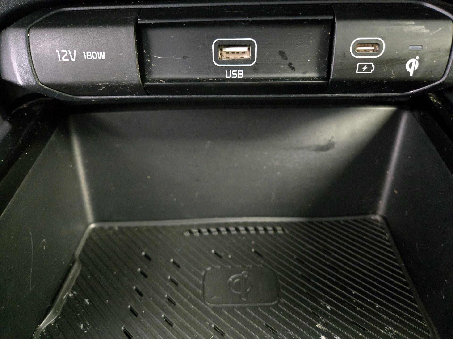 Thumbnail: 2023 Kia Niro - 19