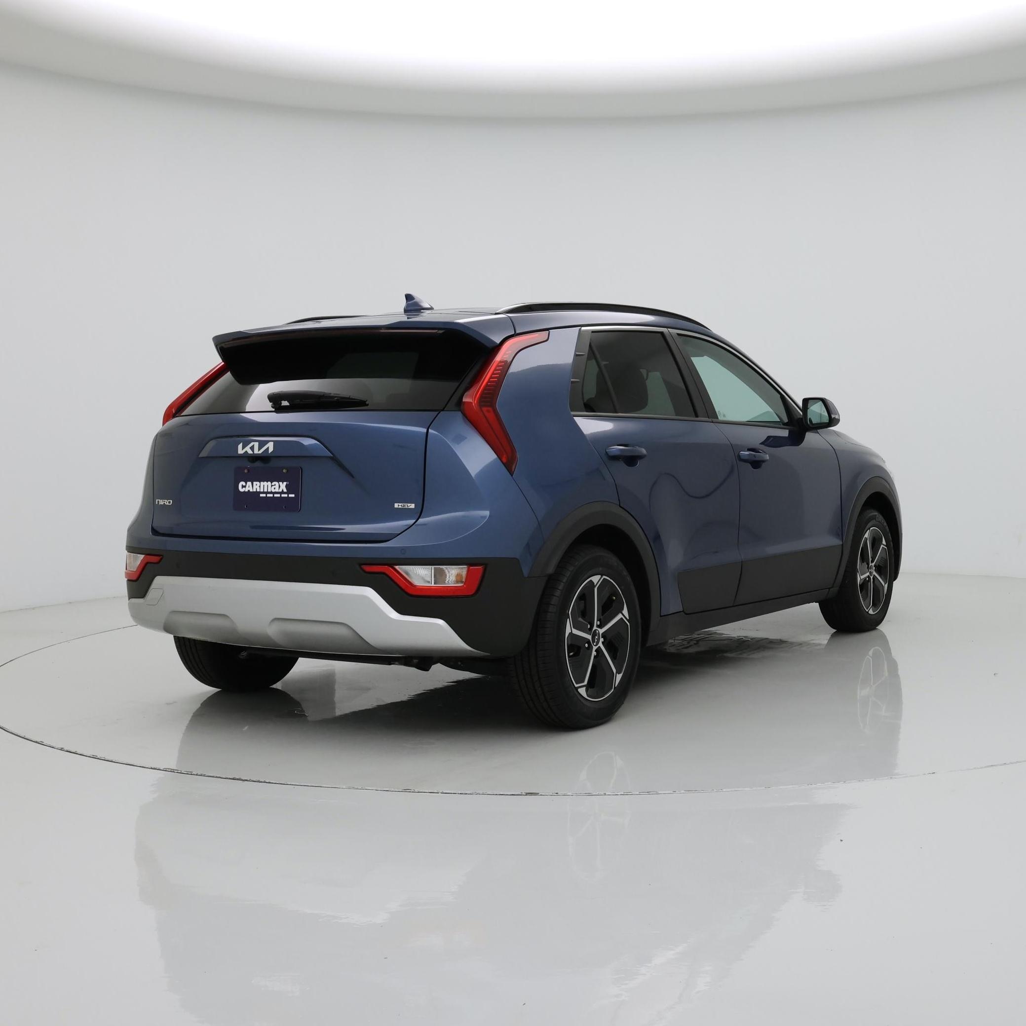 Thumbnail: 2023 Kia Niro - 8