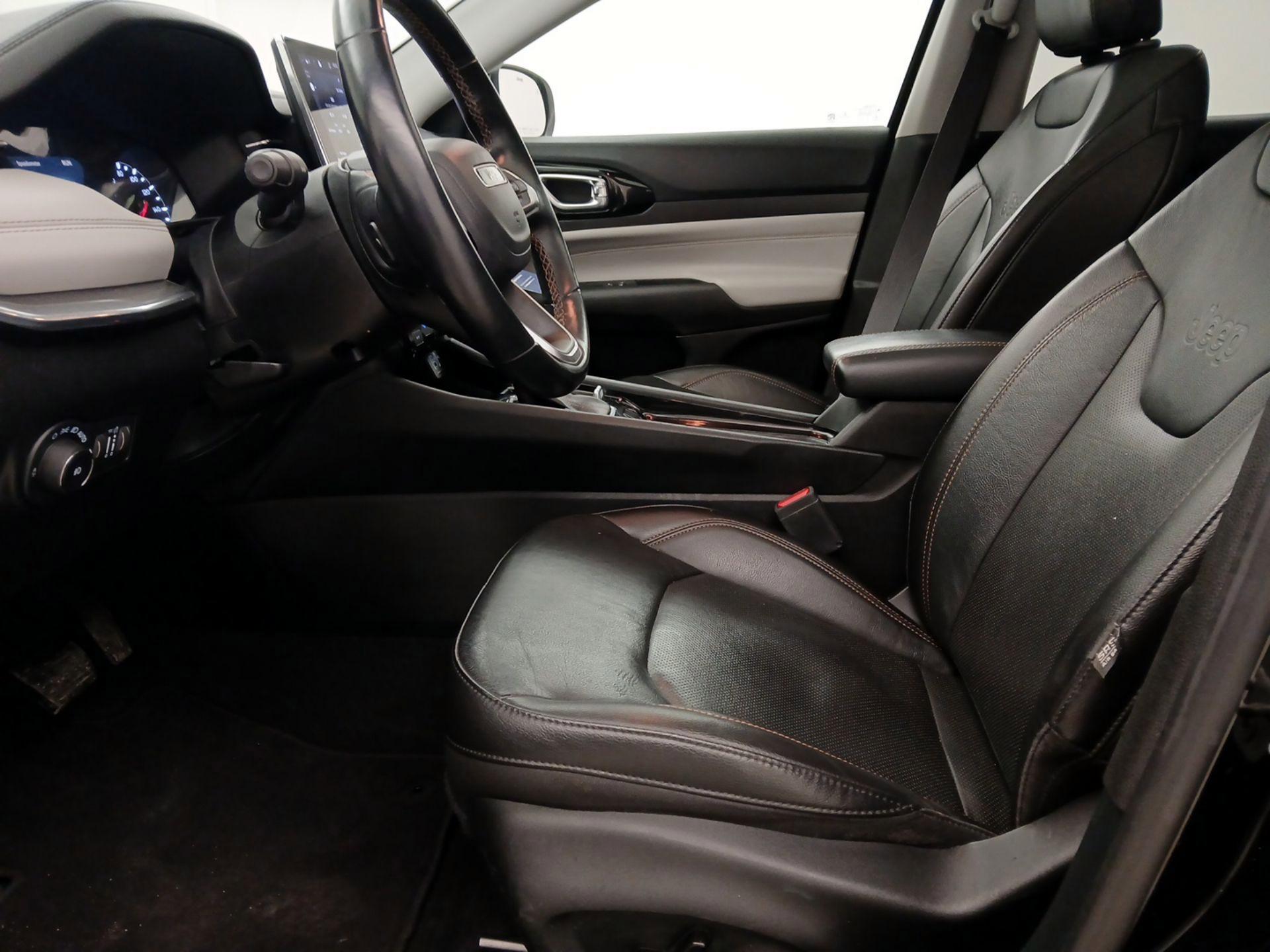 Thumbnail: 2022 Jeep Compass - 11