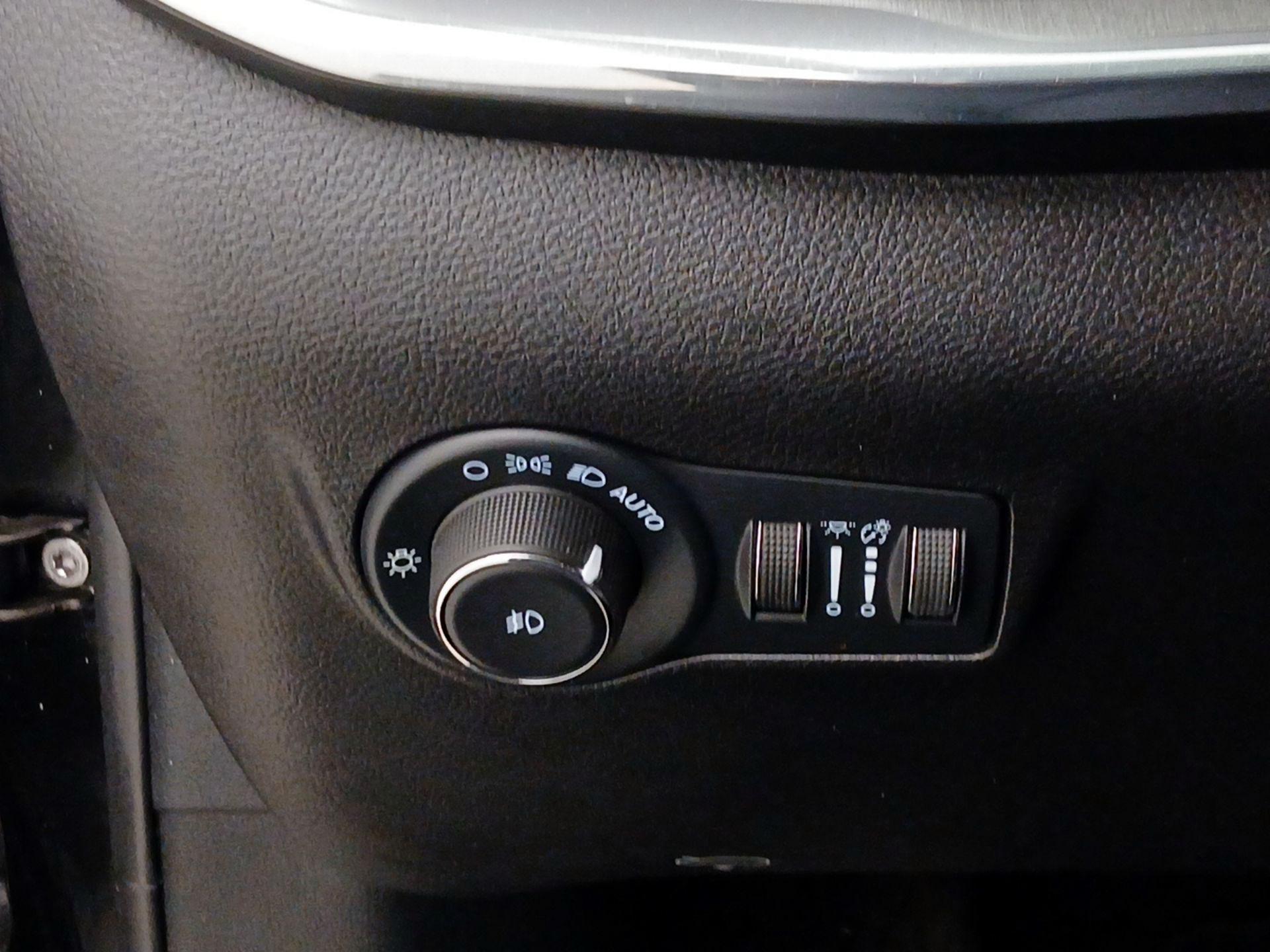 Thumbnail: 2022 Jeep Compass - 13