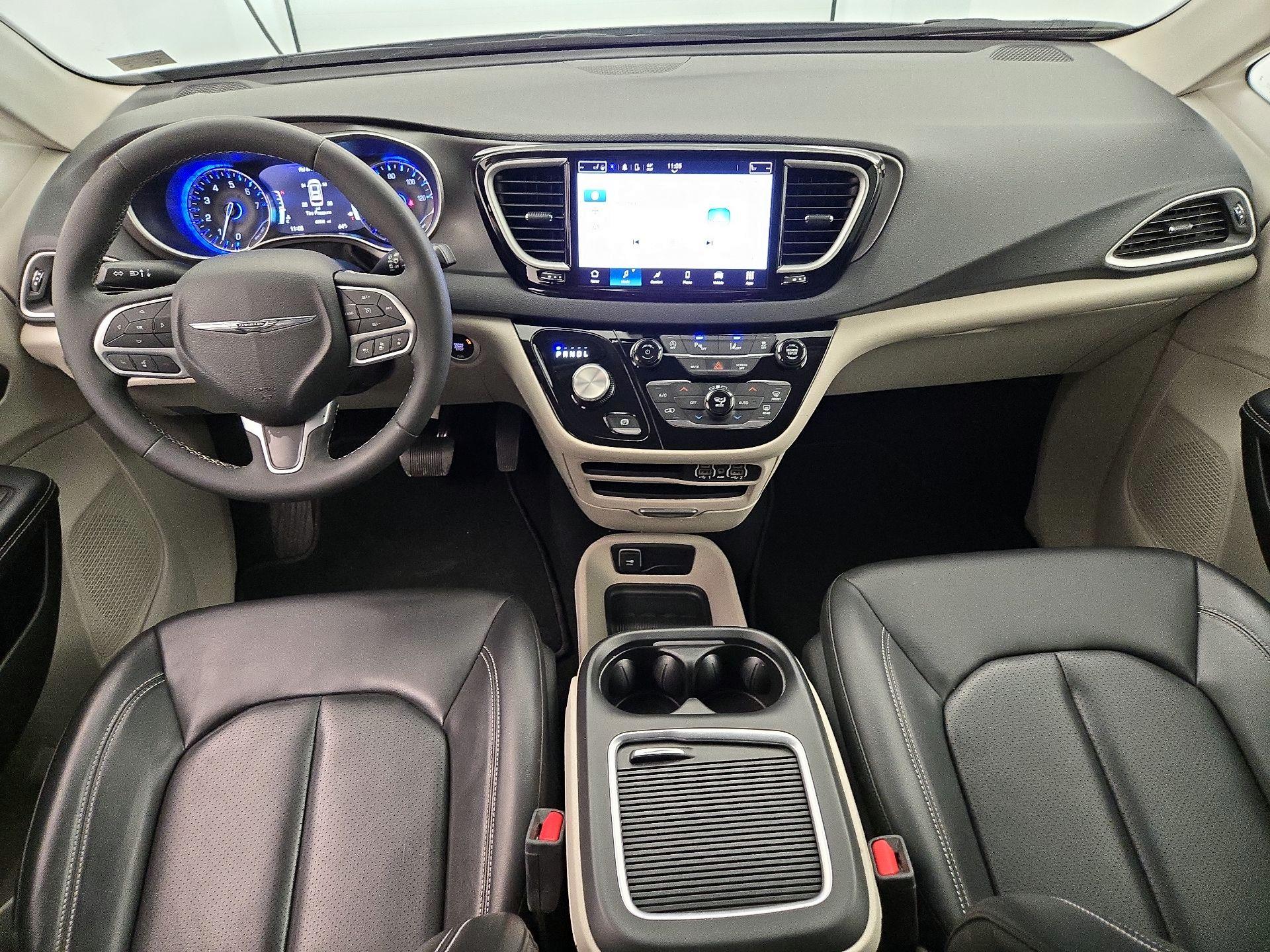 Thumbnail: 2023 Chrysler Pacifica - 11