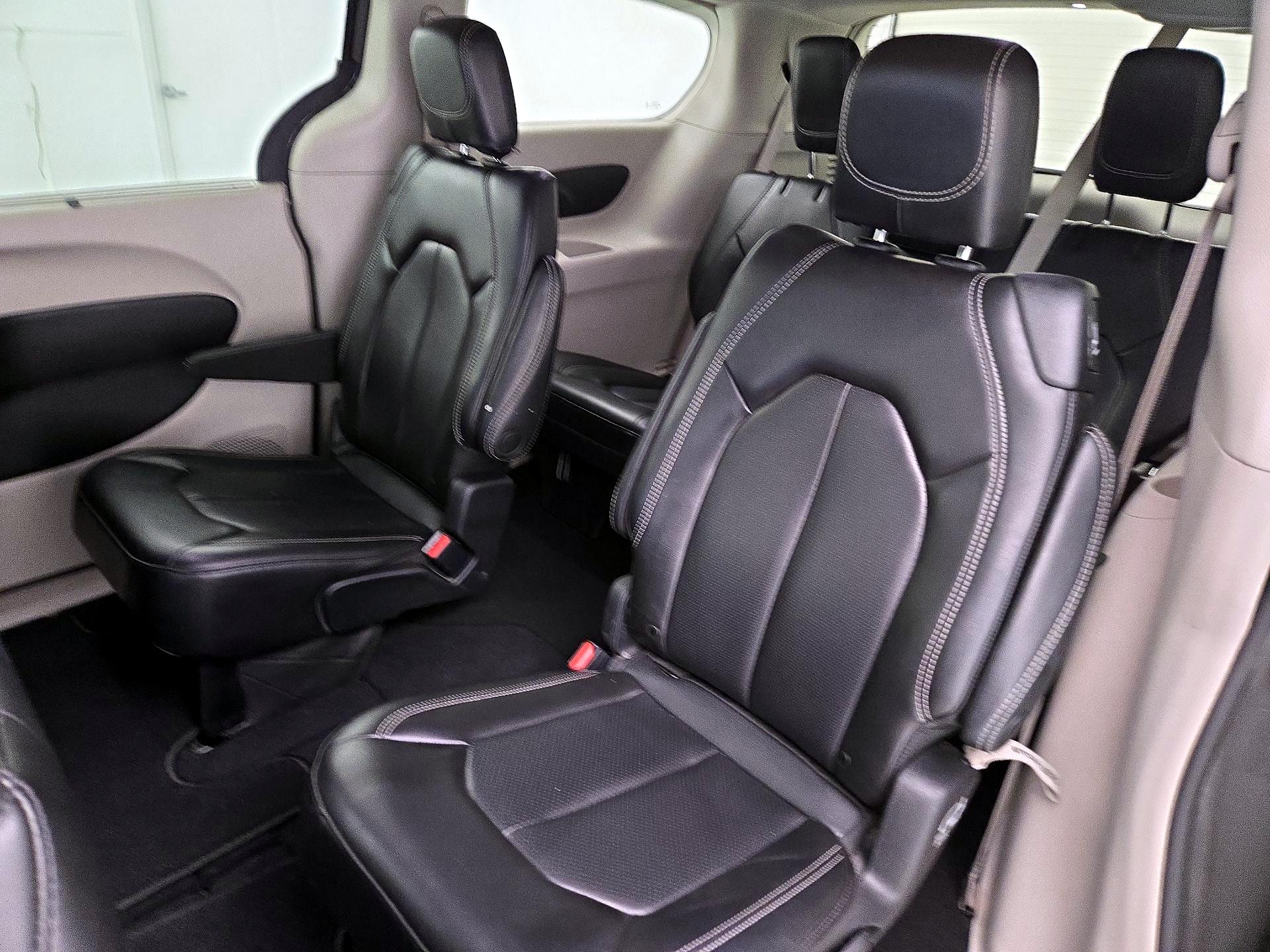 Thumbnail: 2023 Chrysler Pacifica - 20