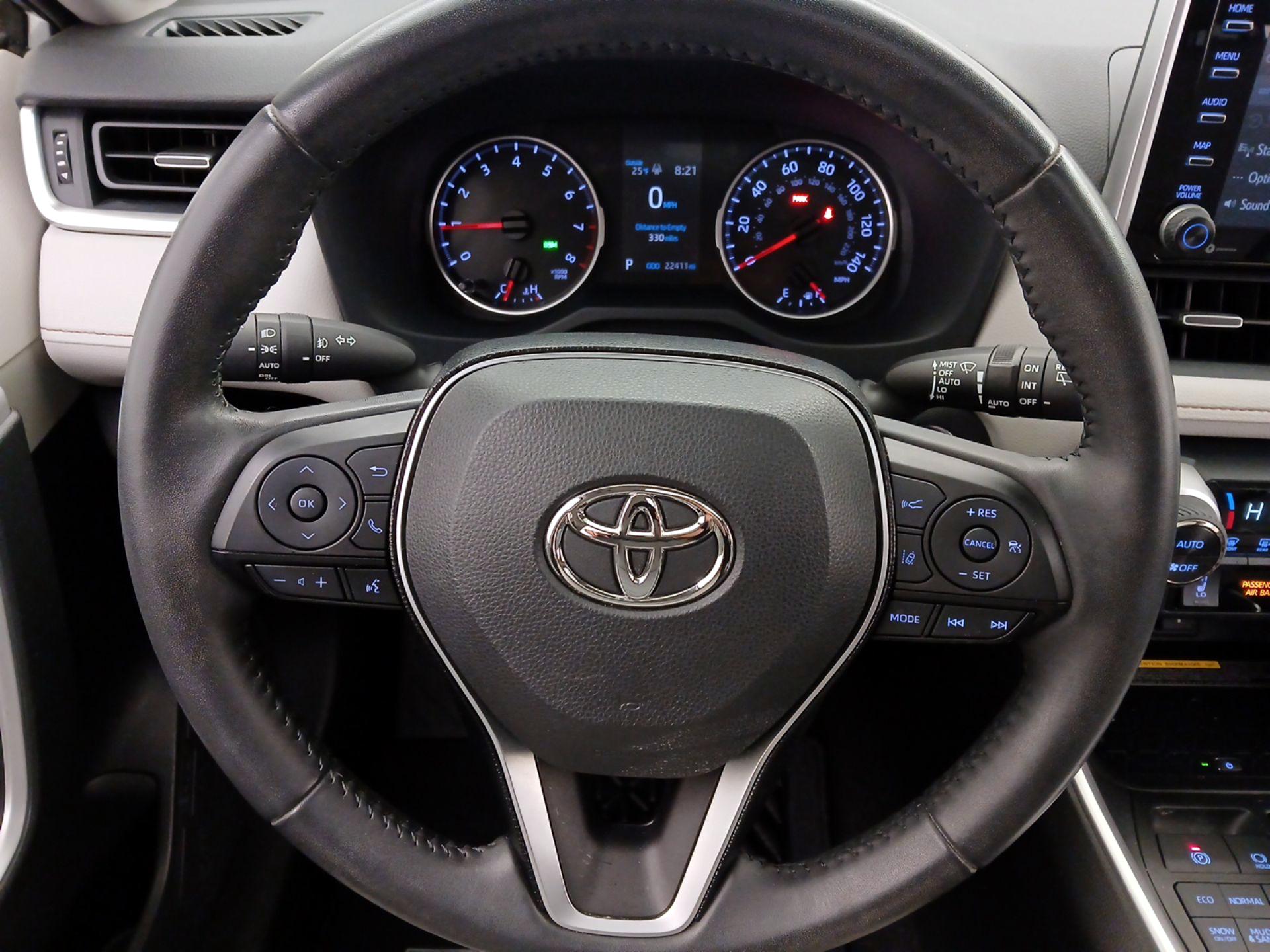 Thumbnail: 2021 Toyota RAV4 - 10