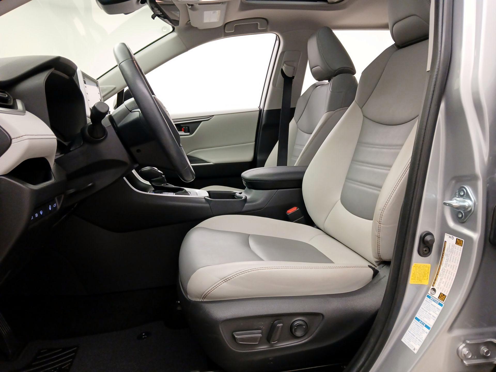 Thumbnail: 2021 Toyota RAV4 - 11