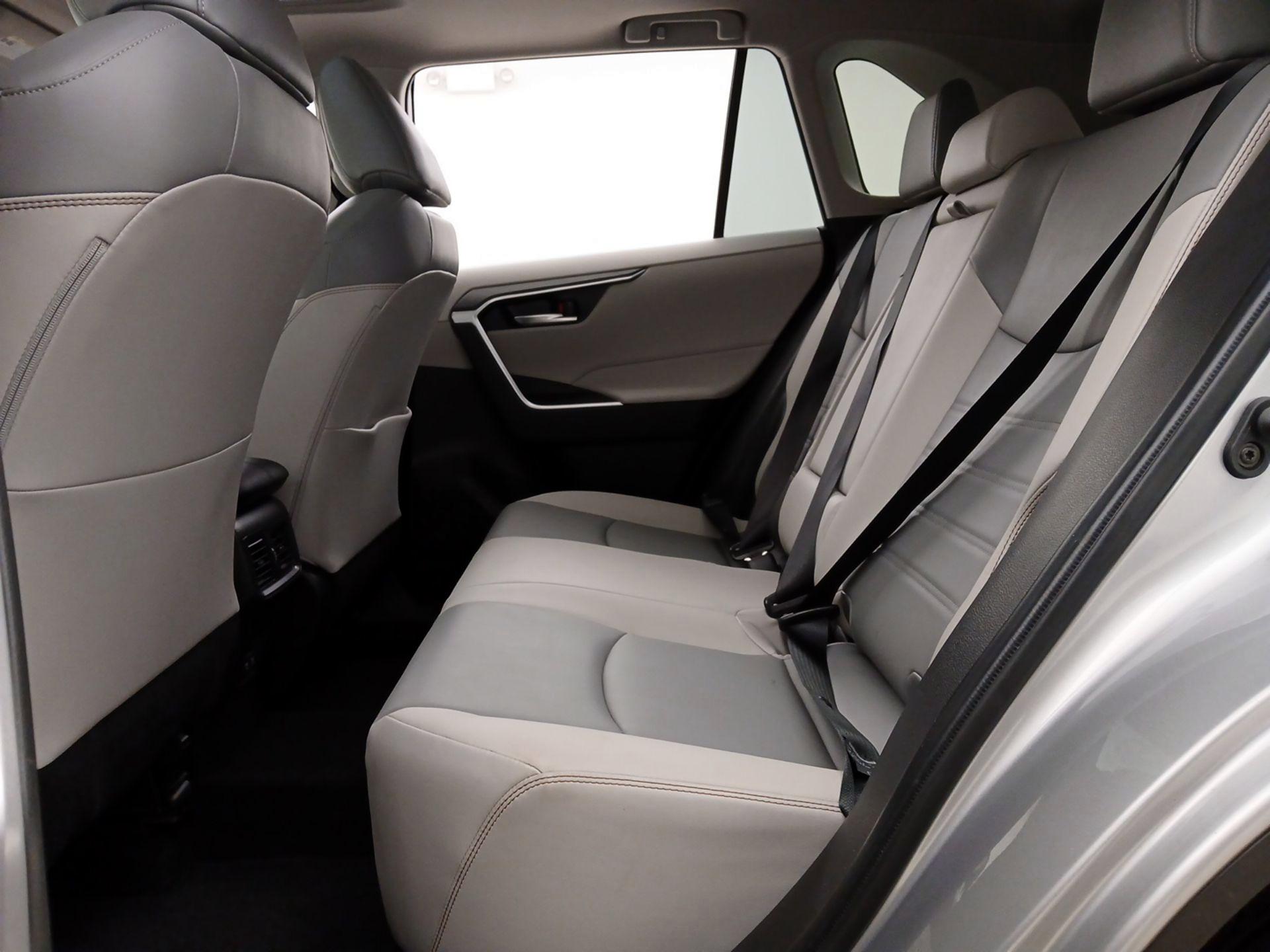 Thumbnail: 2021 Toyota RAV4 - 19