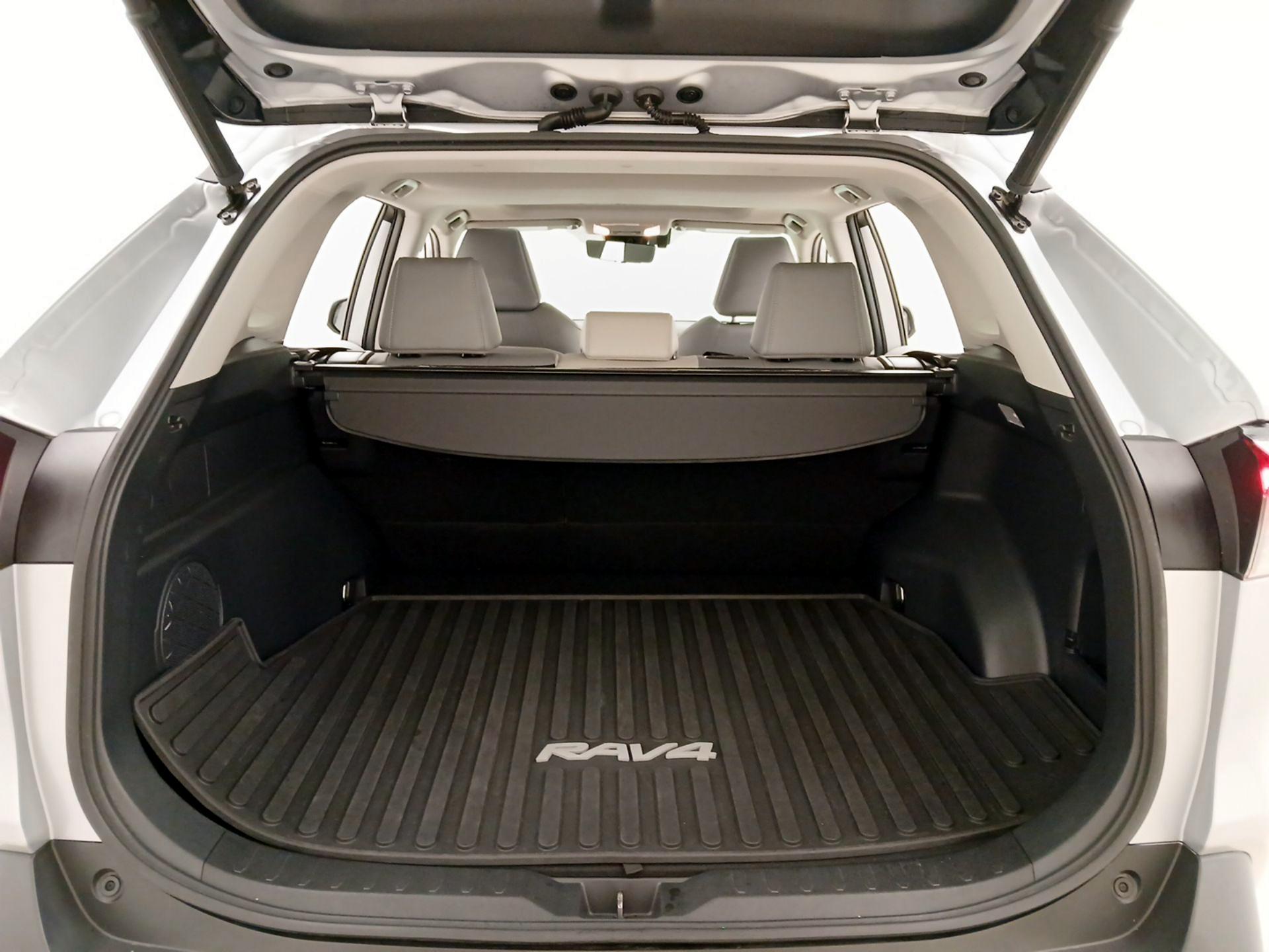 Thumbnail: 2021 Toyota RAV4 - 20