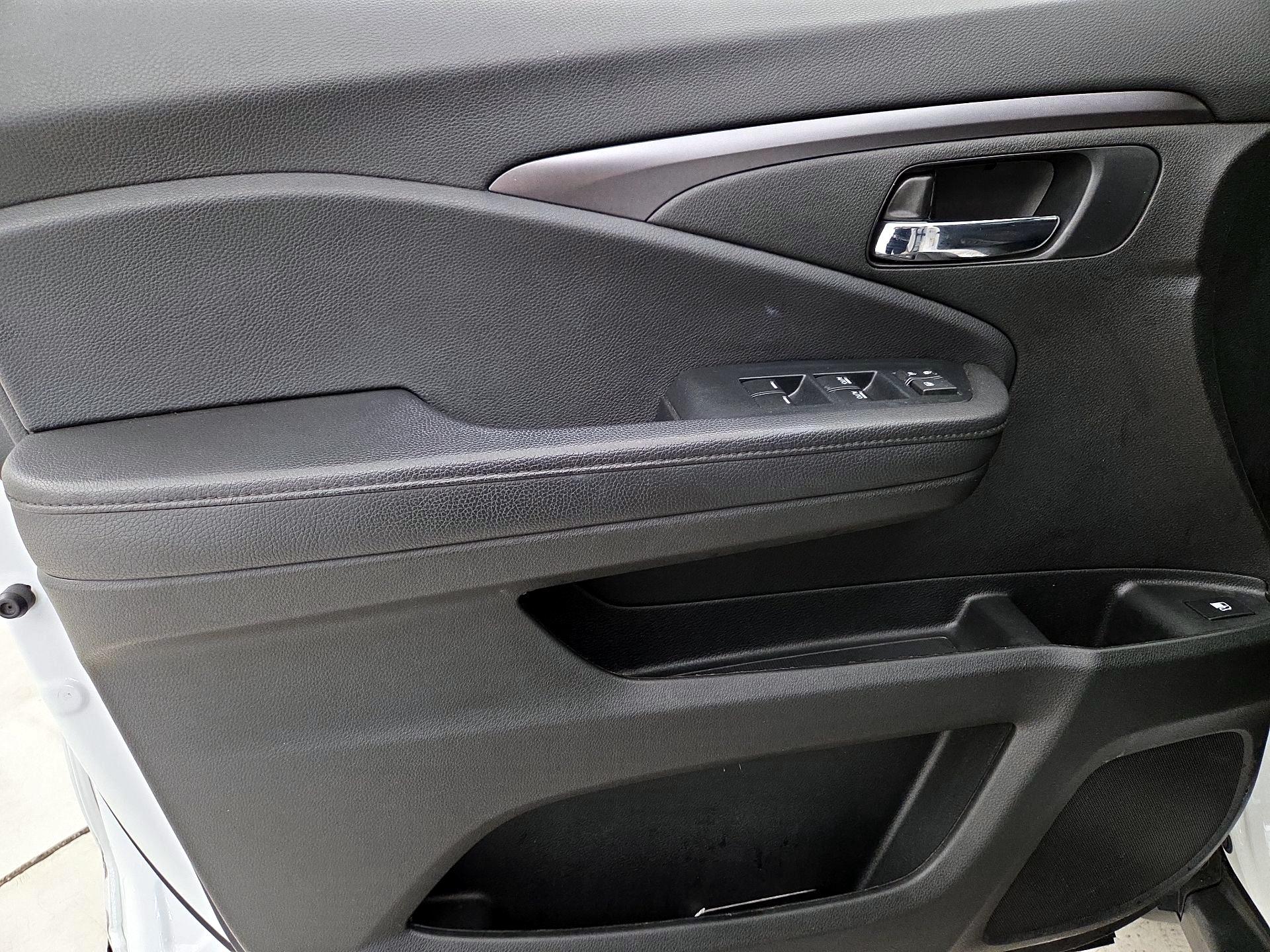 Thumbnail: 2022 Honda Pilot - 12