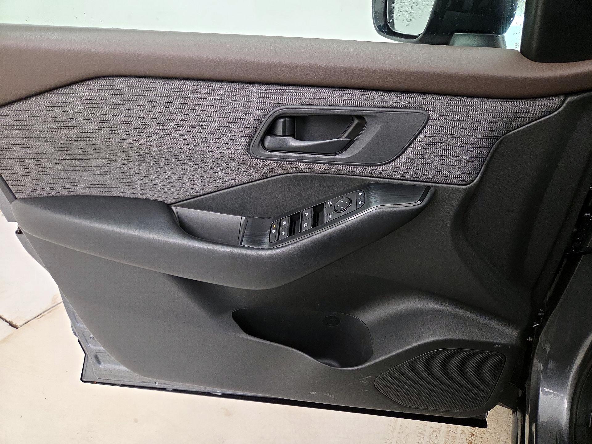 Thumbnail: 2023 Nissan Rogue - 12