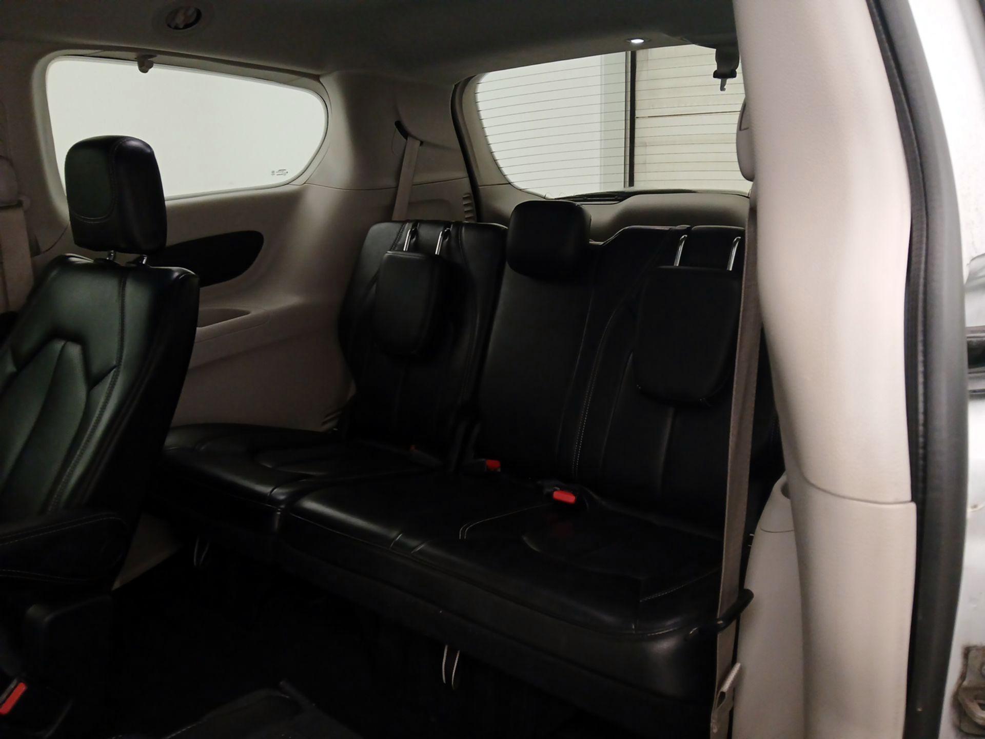 Thumbnail: 2023 Chrysler Pacifica - 20