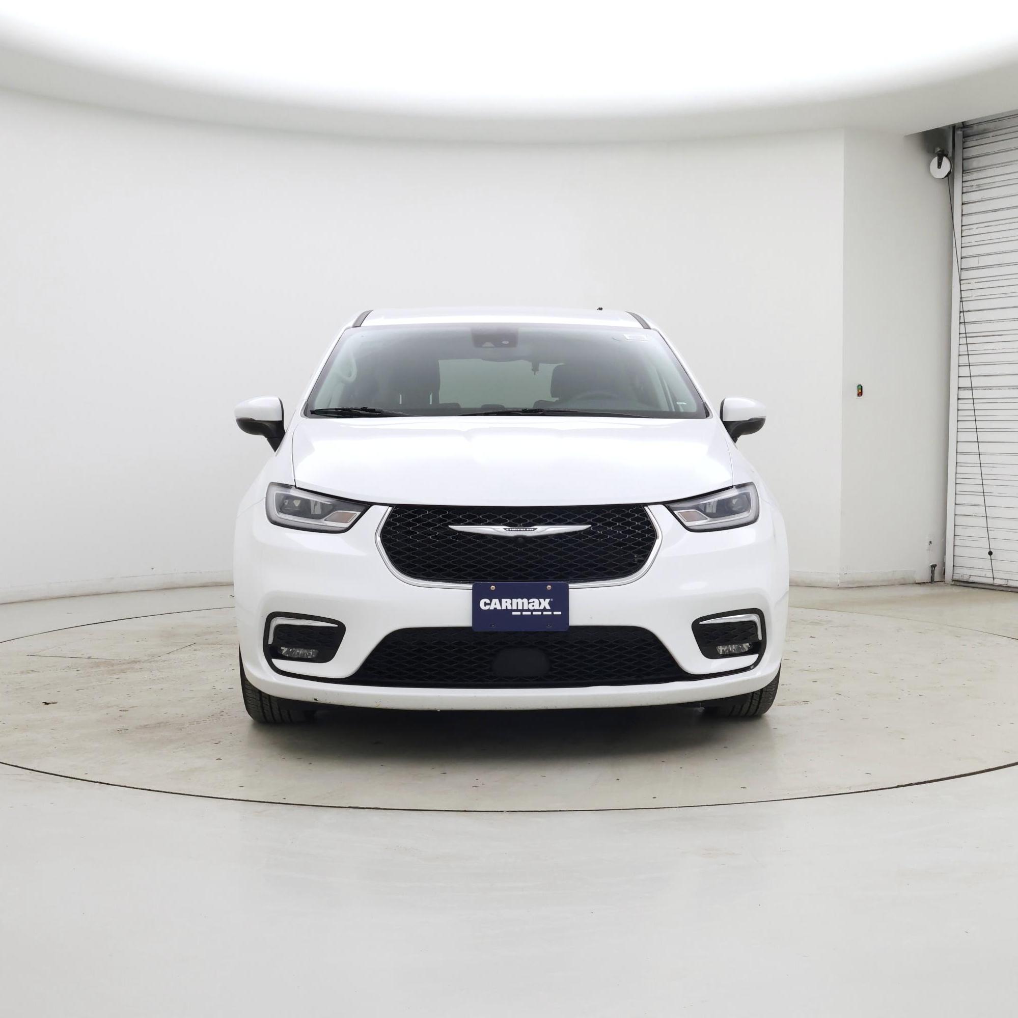 Thumbnail: 2023 Chrysler Pacifica - 5