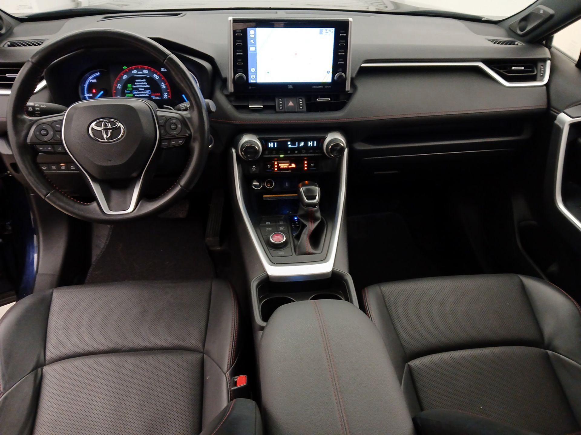 Thumbnail: 2021 Toyota RAV4 - 9