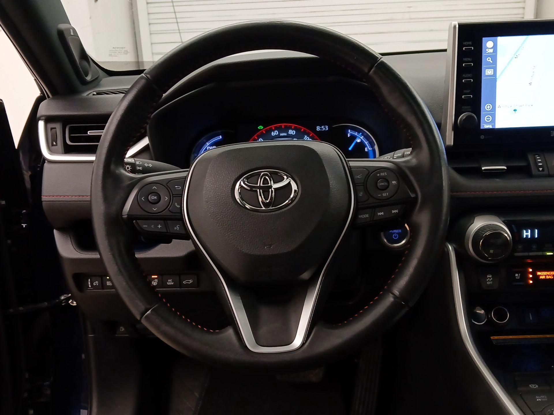 Thumbnail: 2021 Toyota RAV4 - 10