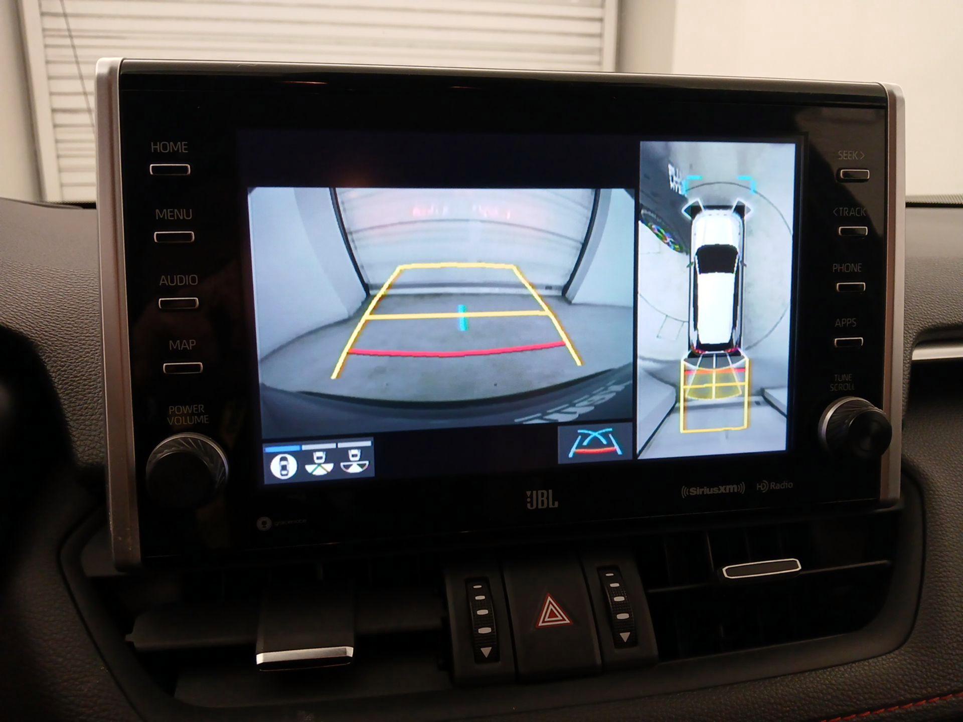 Thumbnail: 2021 Toyota RAV4 - 15