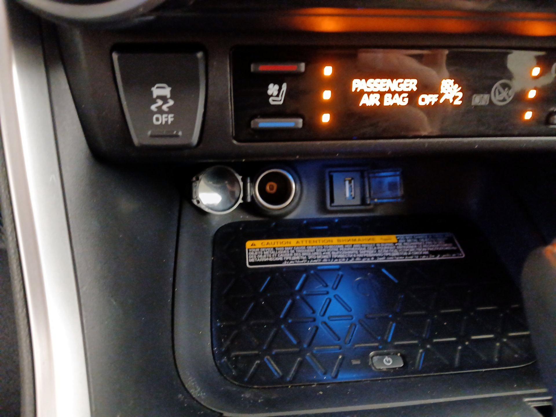 Thumbnail: 2021 Toyota RAV4 - 19