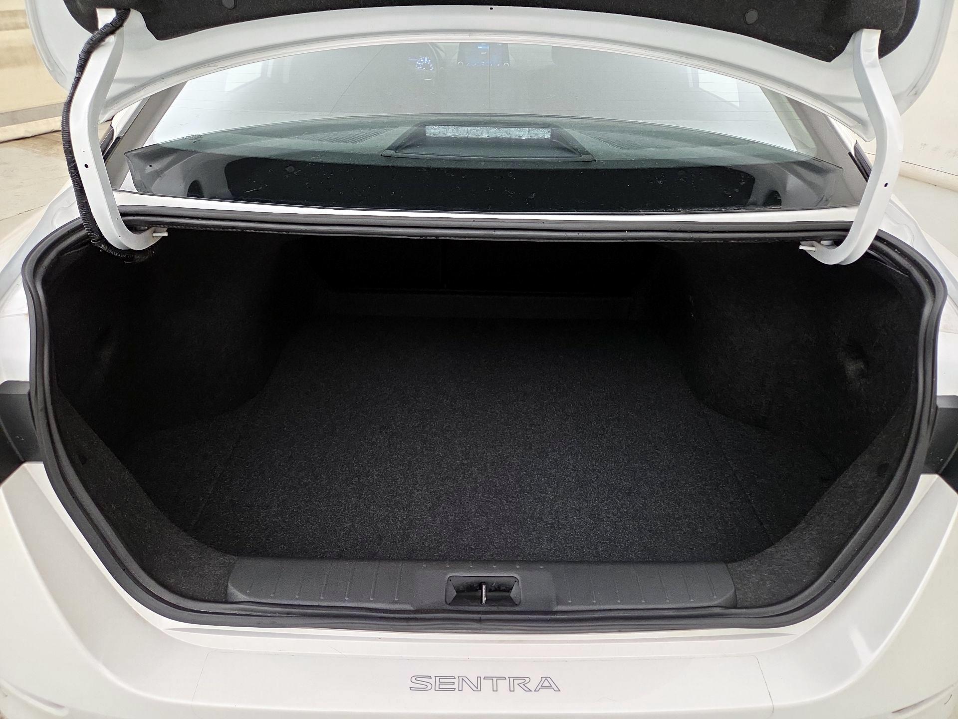 Thumbnail: 2023 Nissan Sentra - 20