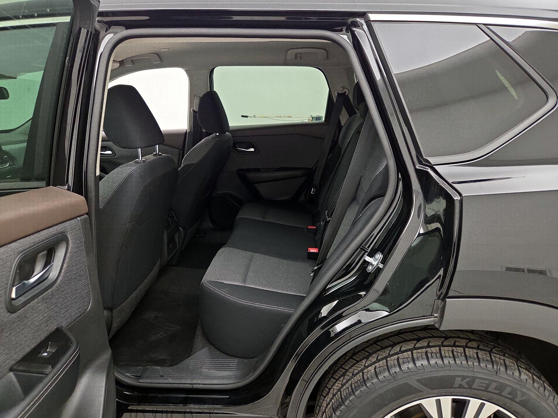 Thumbnail: 2023 Nissan Rogue - 19