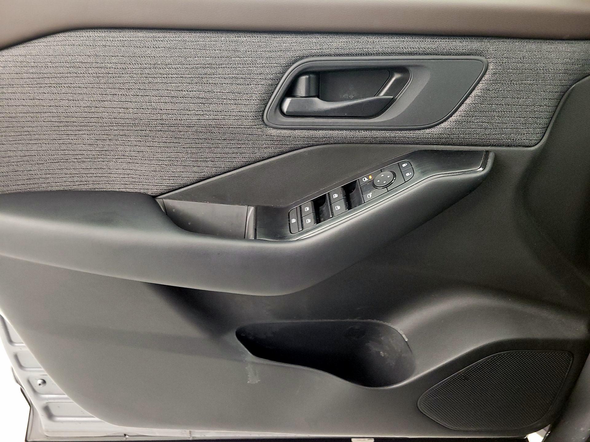 Thumbnail: 2023 Nissan Rogue - 12