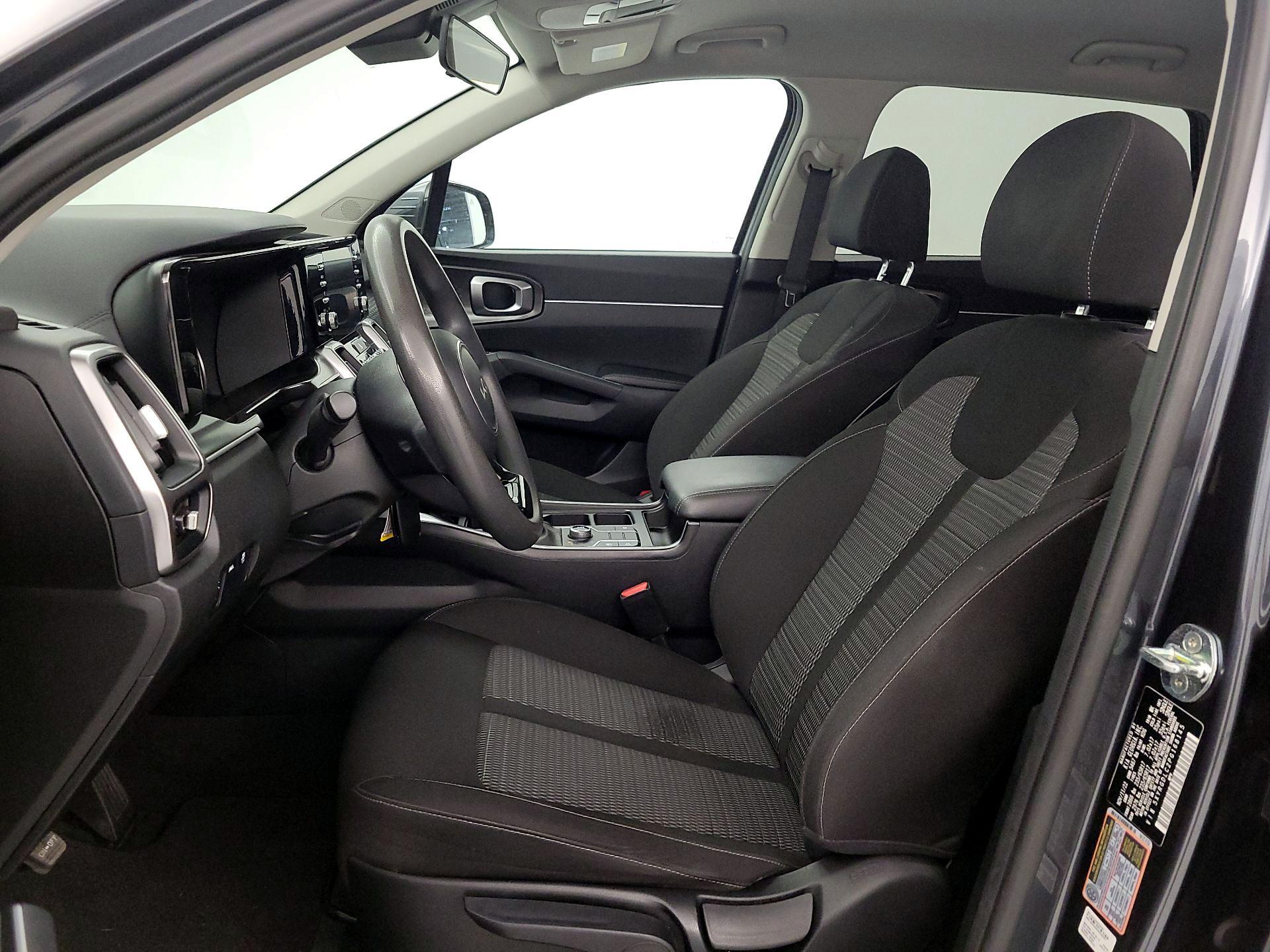 Thumbnail: 2023 Kia Sorento - 11