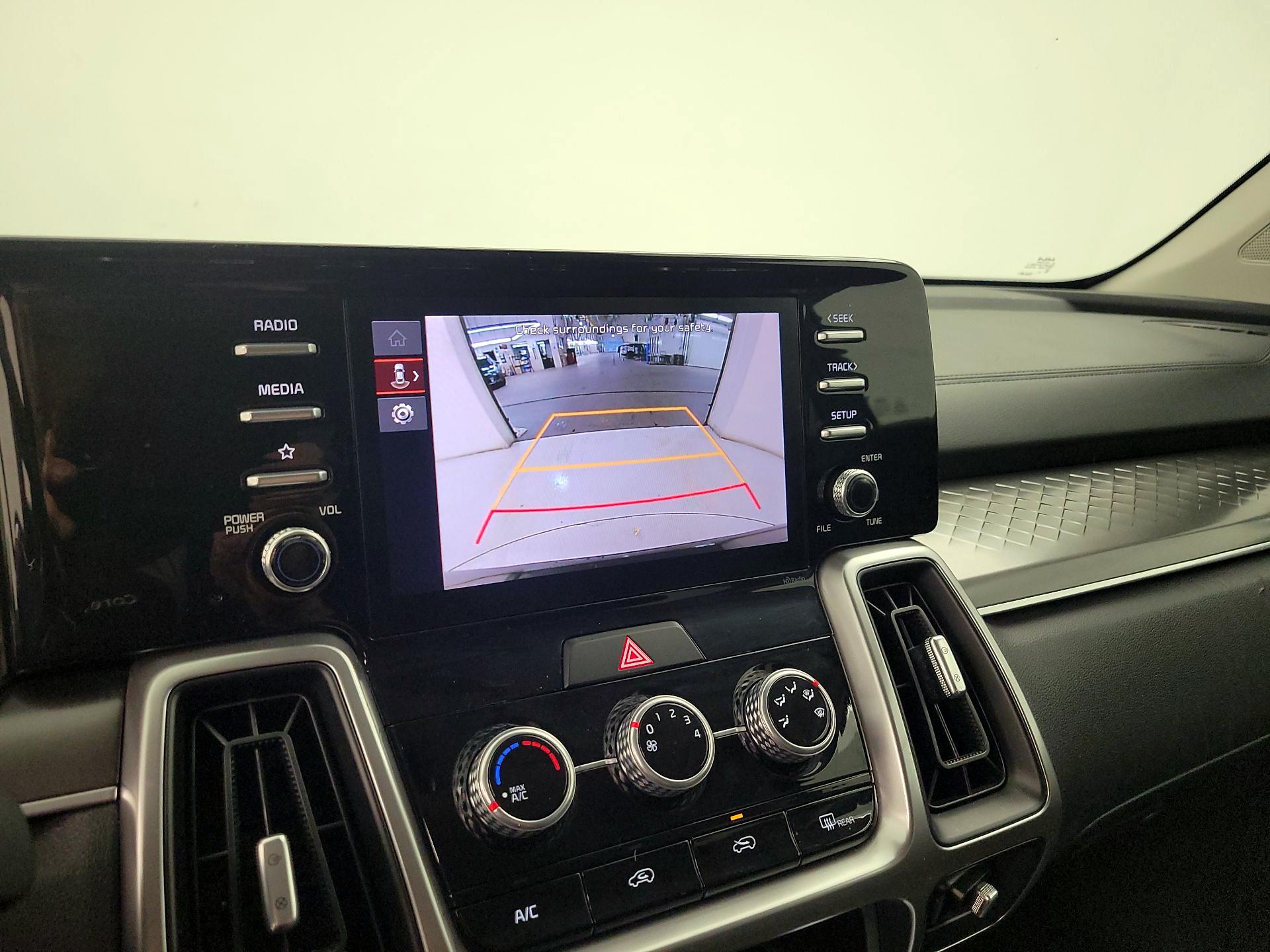 Thumbnail: 2023 Kia Sorento - 14