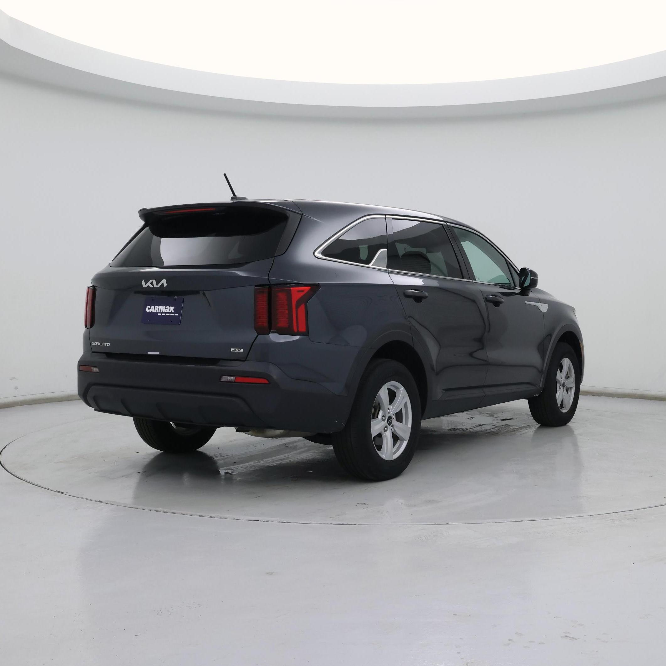 Thumbnail: 2023 Kia Sorento - 8