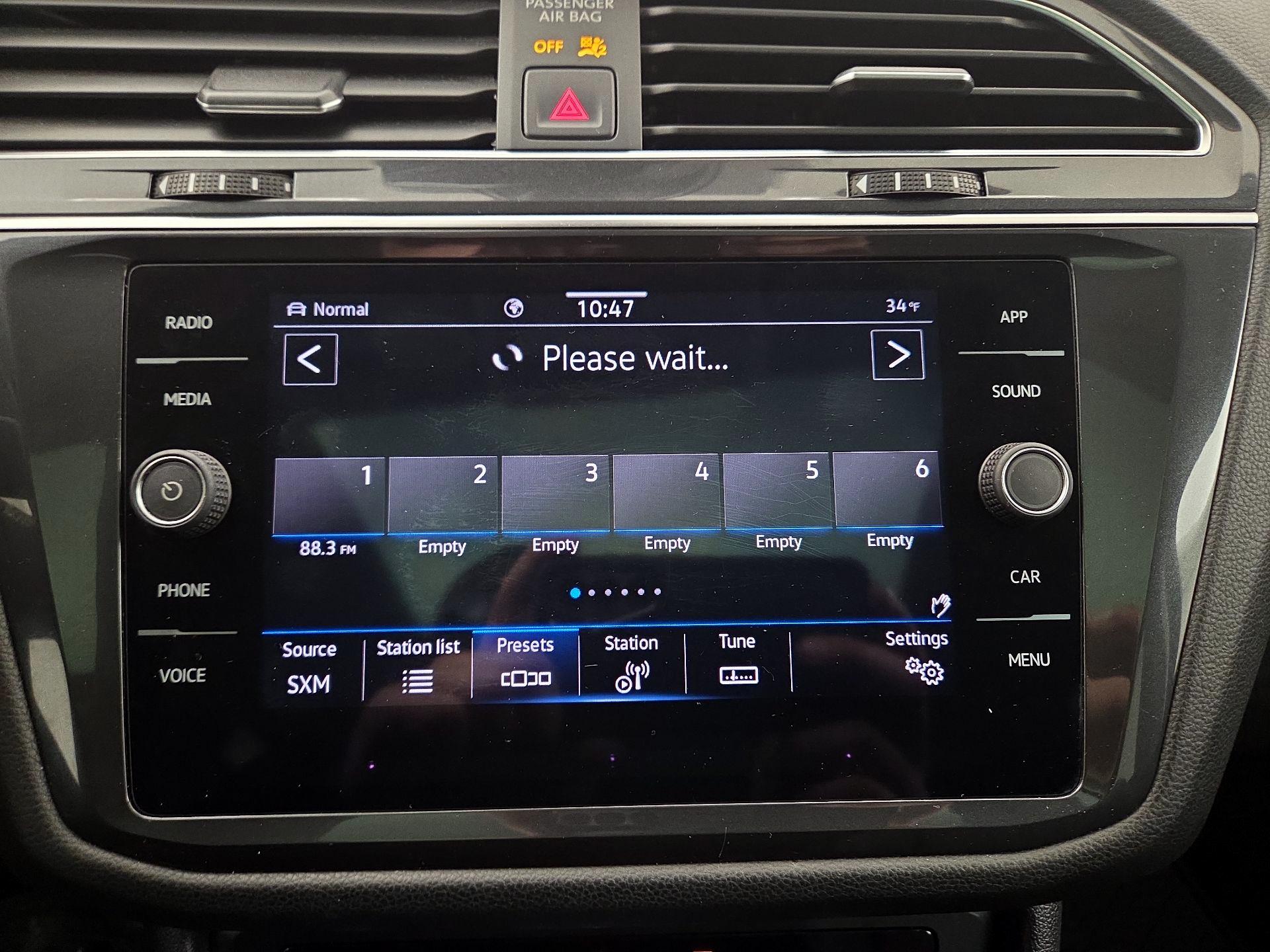 Thumbnail: 2022 Volkswagen Tiguan - 15