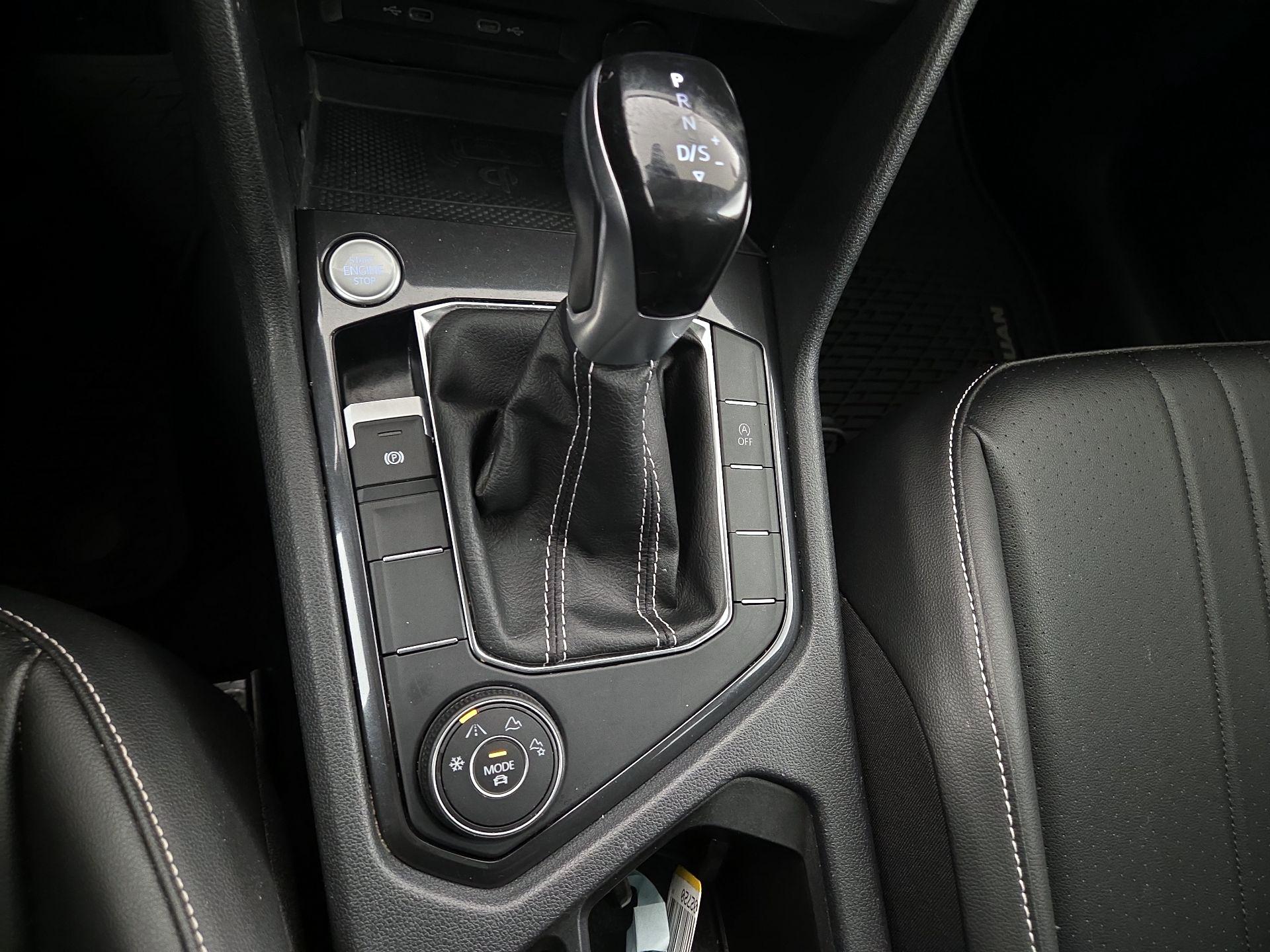 Thumbnail: 2022 Volkswagen Tiguan - 17