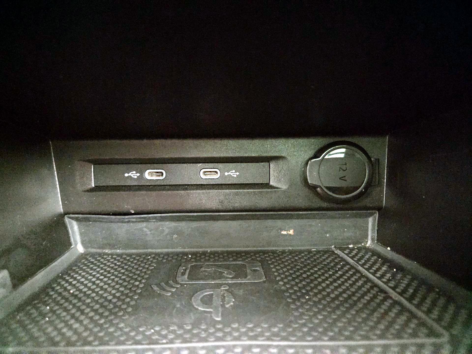 Thumbnail: 2022 Volkswagen Tiguan - 18