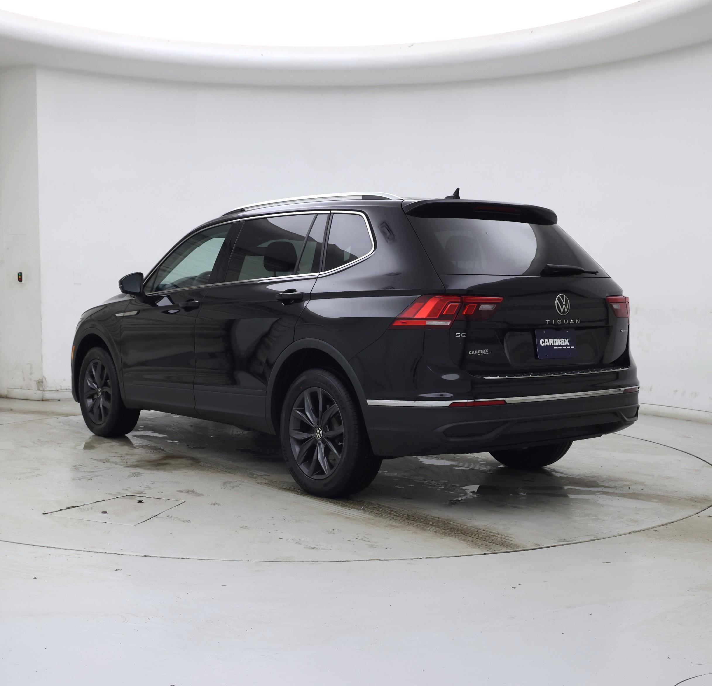 Thumbnail: 2022 Volkswagen Tiguan - 2