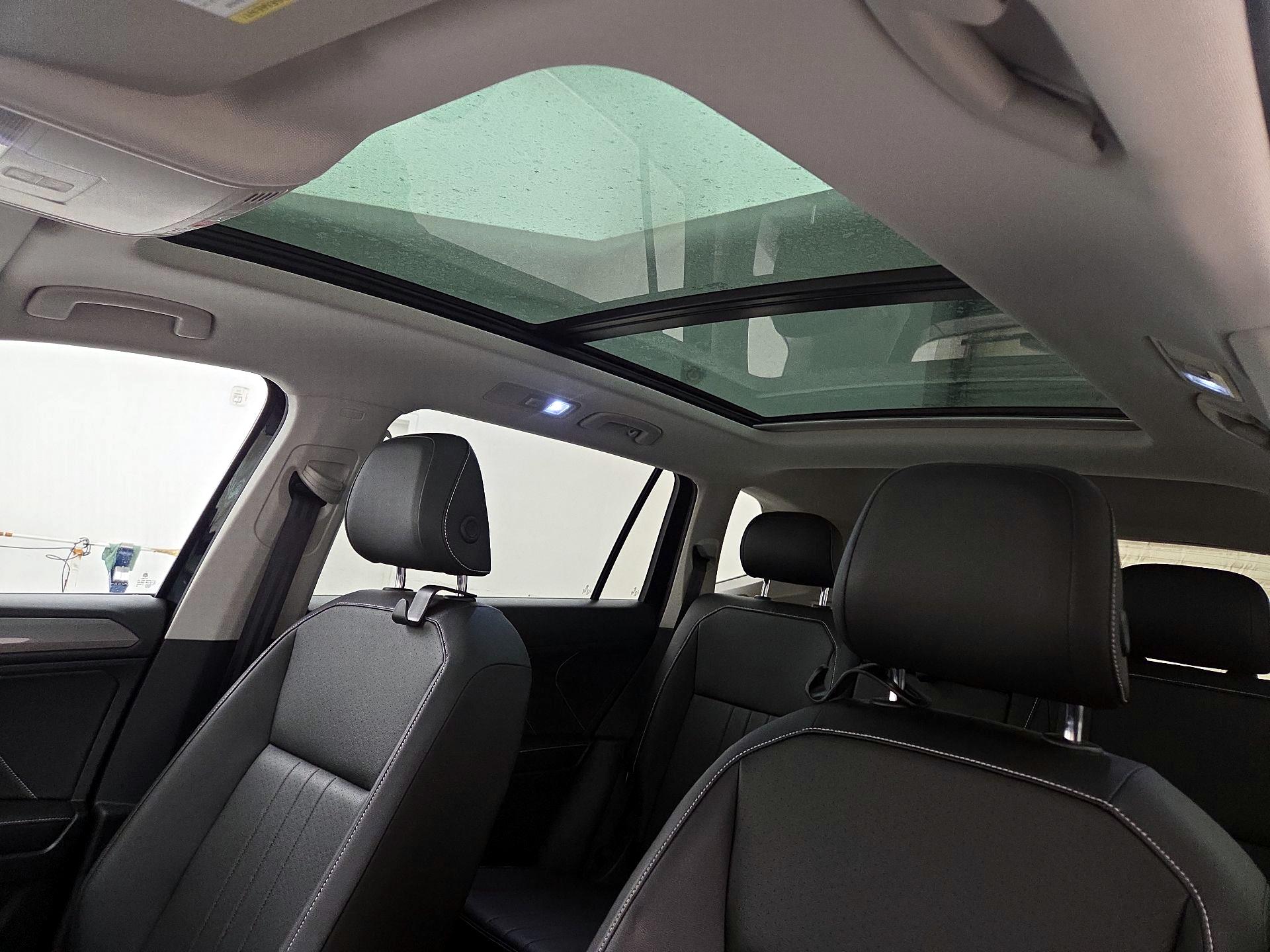 Thumbnail: 2022 Volkswagen Tiguan - 19