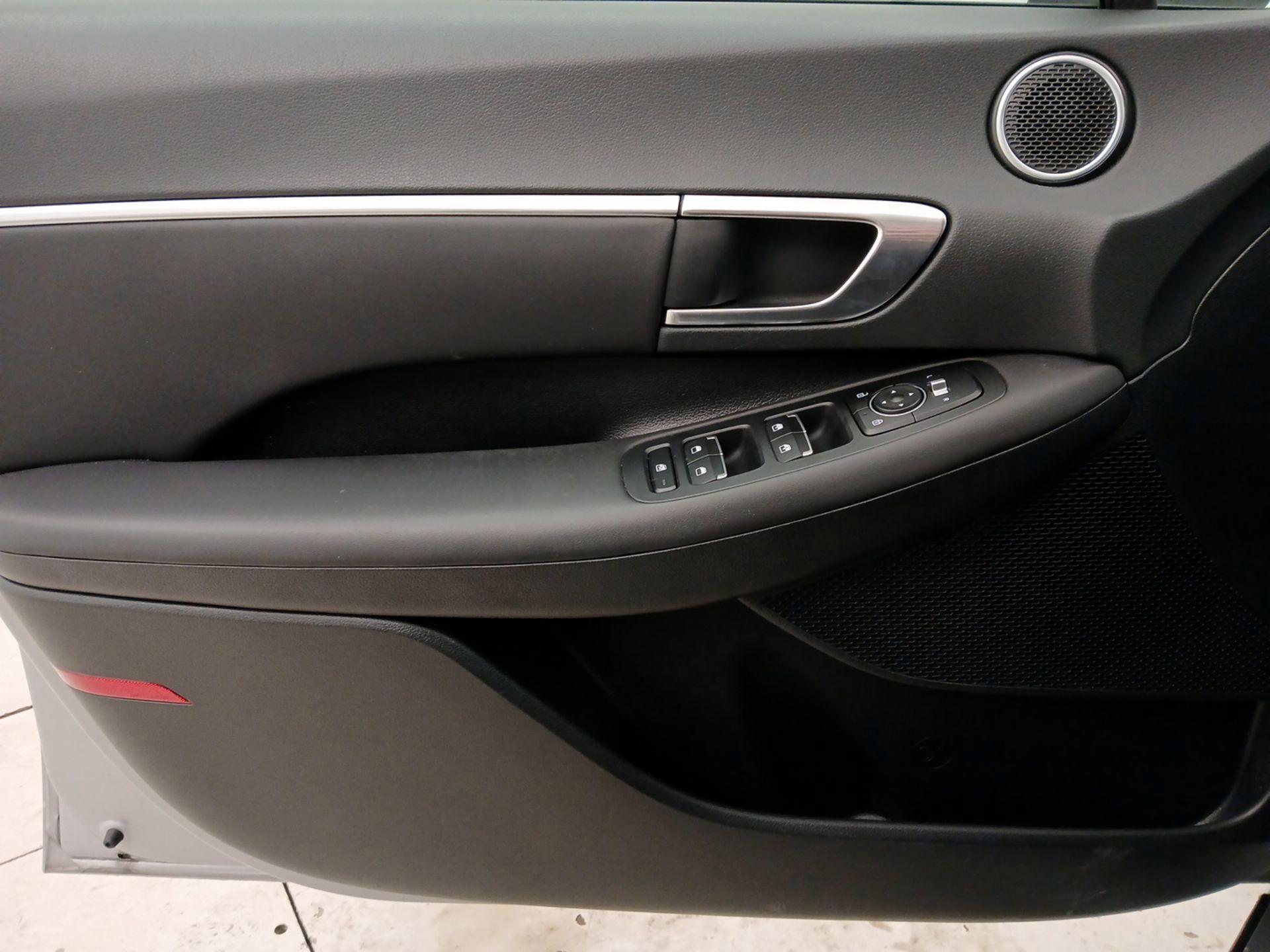 Thumbnail: 2023 Hyundai Sonata - 12