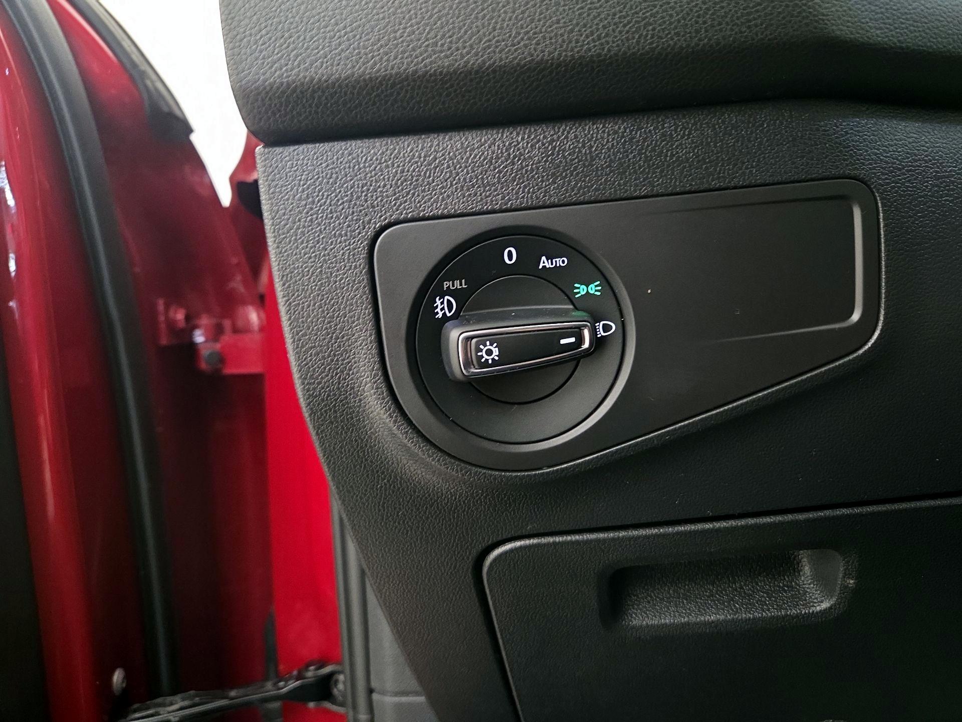 Thumbnail: 2021 Volkswagen Tiguan - 13