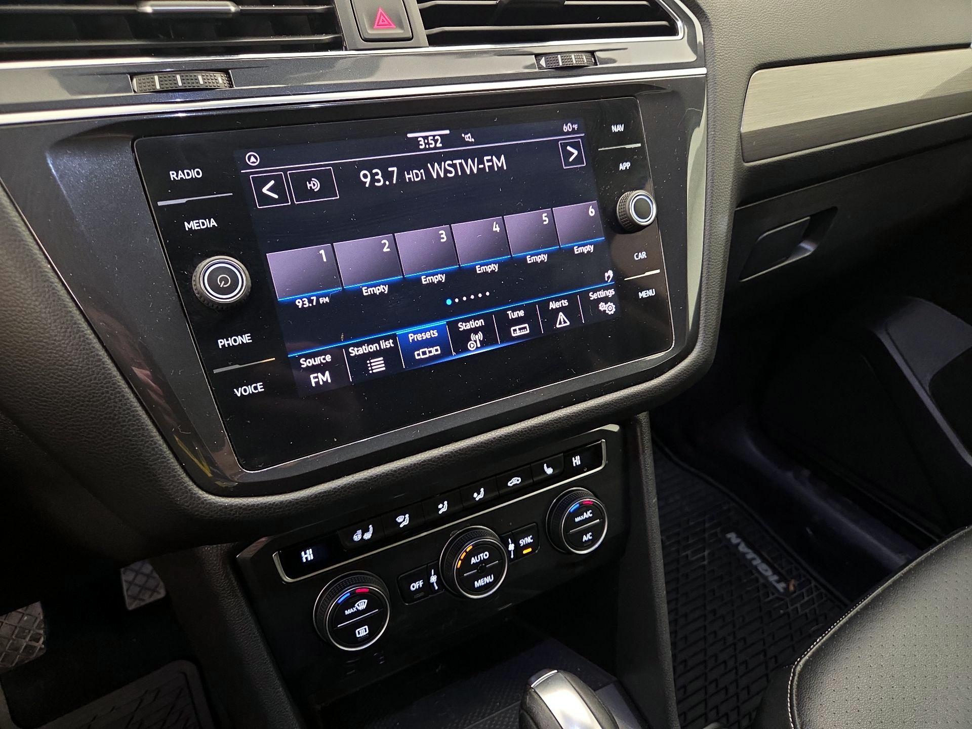 Thumbnail: 2021 Volkswagen Tiguan - 15